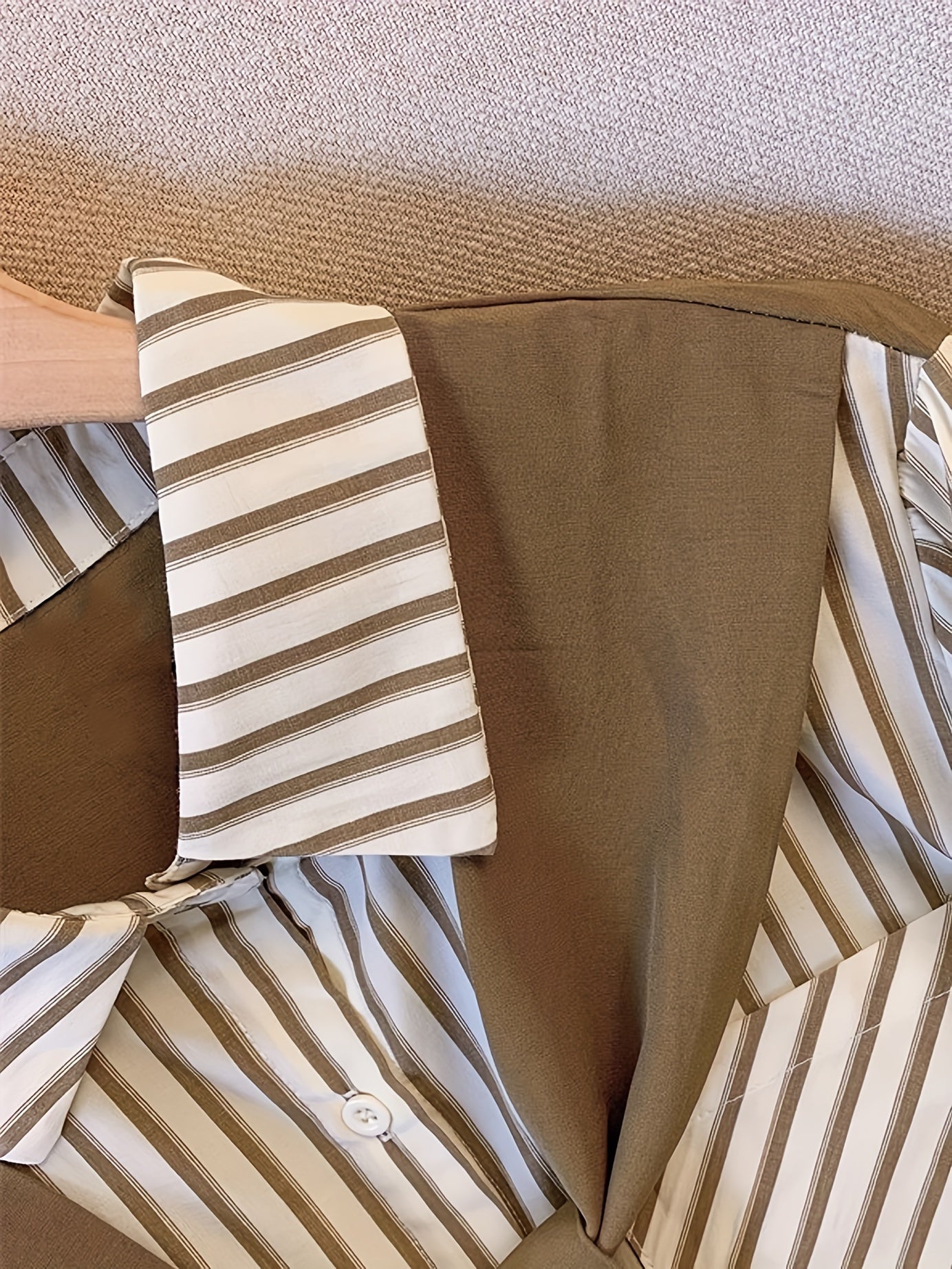 Camisa elegante de poliéster a rayas para adultos con cuello cuadrado y mangas largas para primavera y otoño