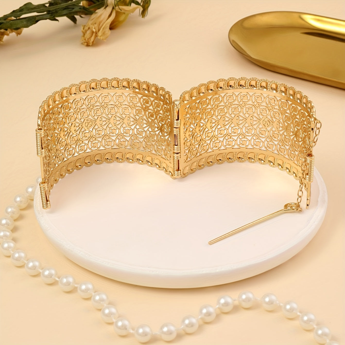 O'rta Sharqdan ilhomlangan vintage uslubidagi keng bilaguzuk - murakkab ochiq ishqalanish saroy dizayni - ruxdan tayyorlangan - to'y, kelin va festival kiyimlari uchun mukammal moslashuvchan bilaguzuk - har kuni kiyish uchun zamonaviy zargarlik.