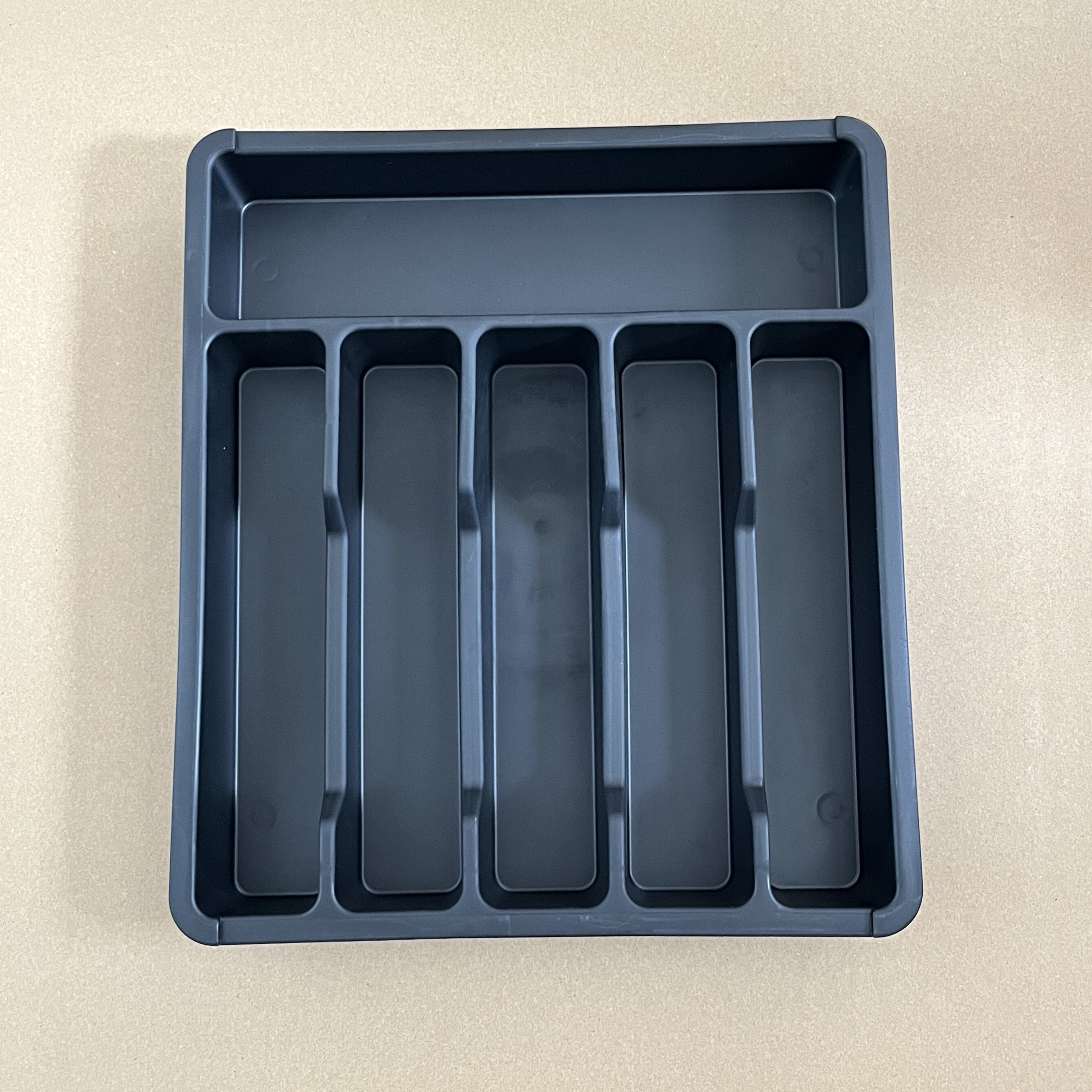 Пластиковая подставка-органайзер для плоской посуды с 6 отделениями для кухонных ящиков