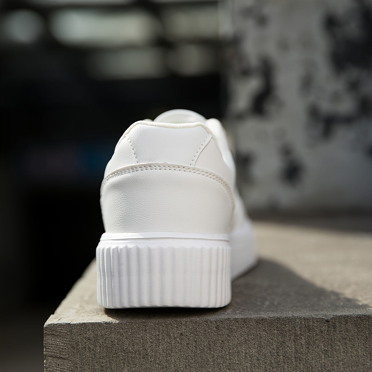 Women's White Low-Top Sneakers Casual Durable Non-Slip All-Season