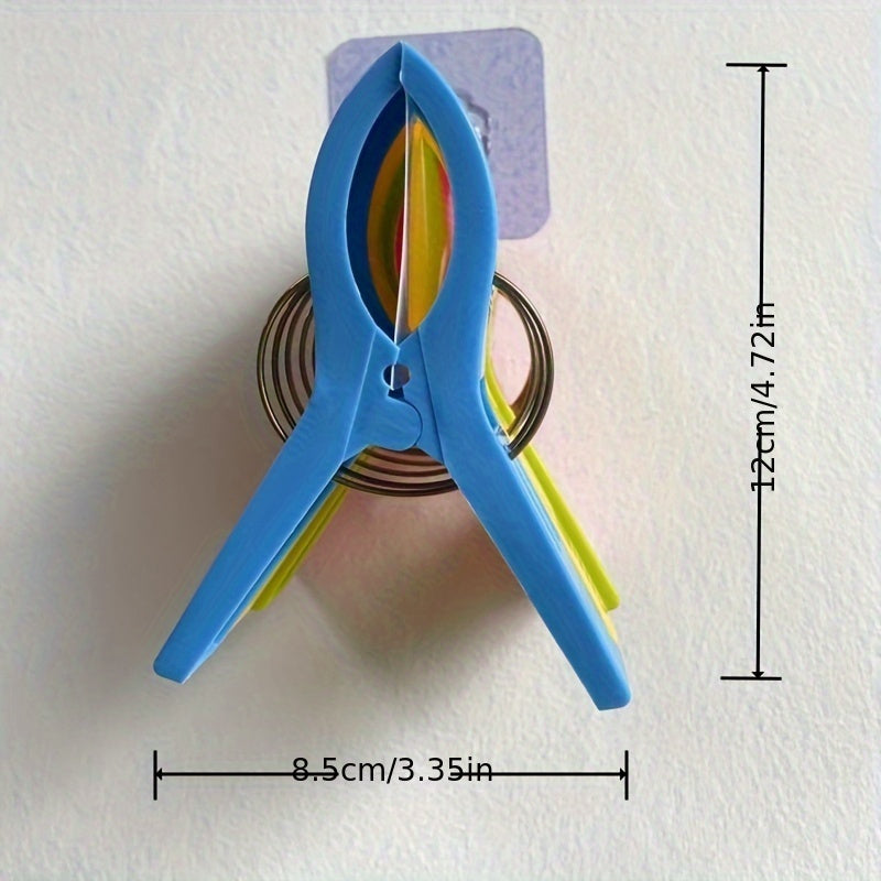 5 dona to'plami, jumladan, sumka qisqichlari, kiyimlar uchun sochiq quritish qisqichlari va paypoqlar va ichki kiyimlar uchun tutqichlar.
