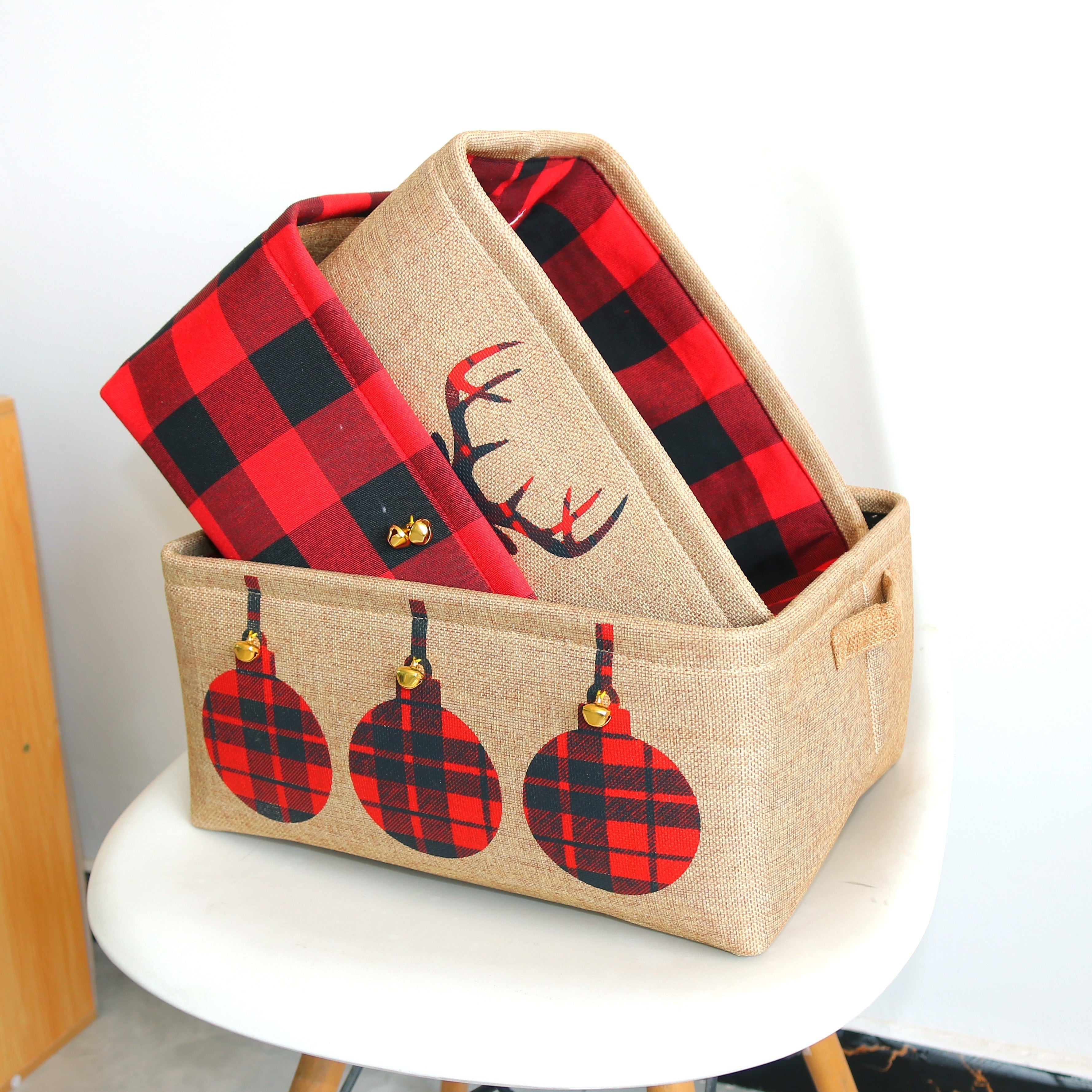 Rojdestvo kiyigi uchun oson yigʻiladigan, jingle kalitlari bilan taqdim etilgan qorqizlar saqlash savati, bayram sovgʻalari, o‘yinchoqlar