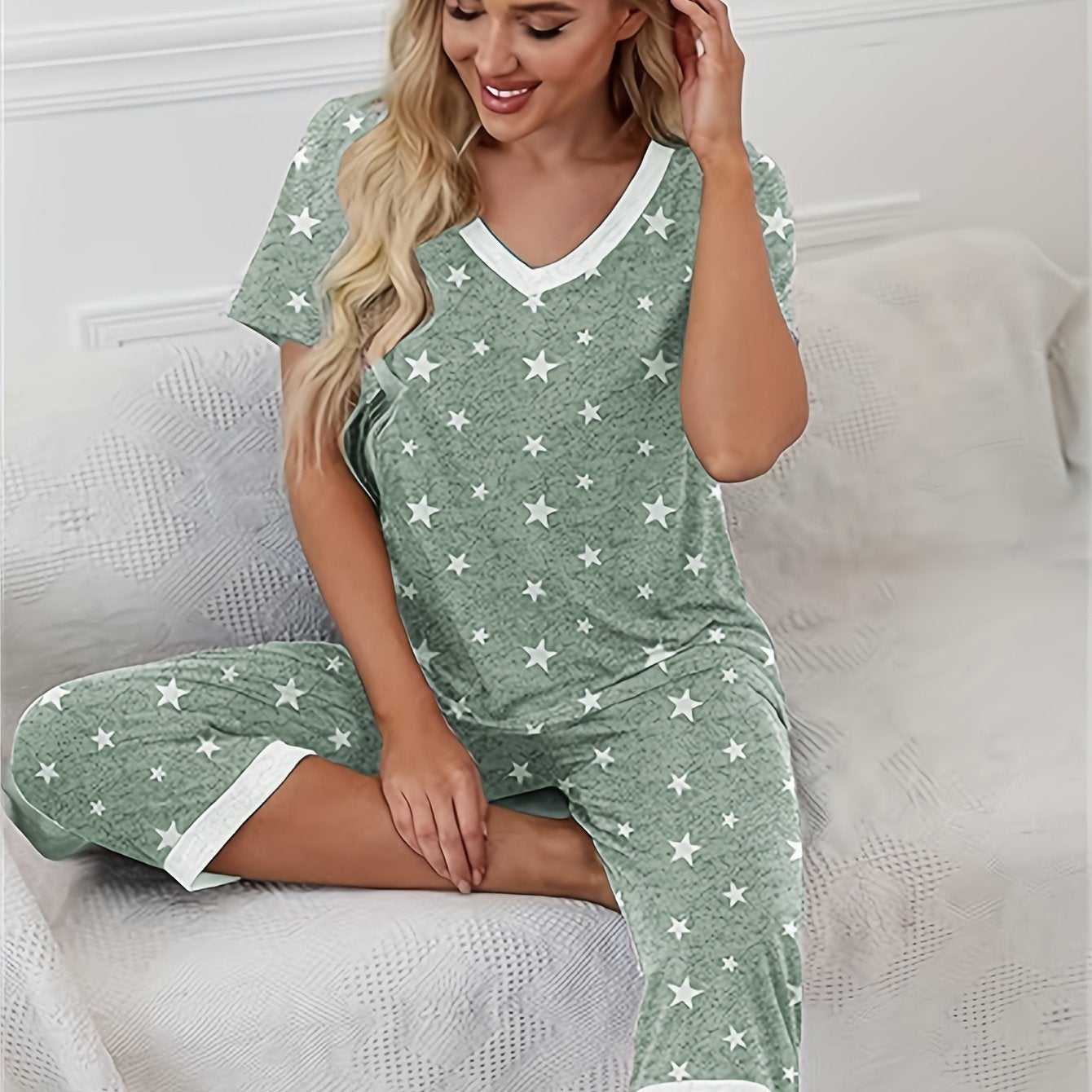 Women's Star Print V-Neck Short Sleeve Loungewear Set with Pockets