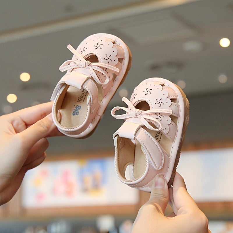 Kichkina qizlar uchun ochiq pushti rangli qoqilgan qoqilgan yulduz naqshli, sirpanmaydigan bolalar poyabzali, bahor va yoz uchun