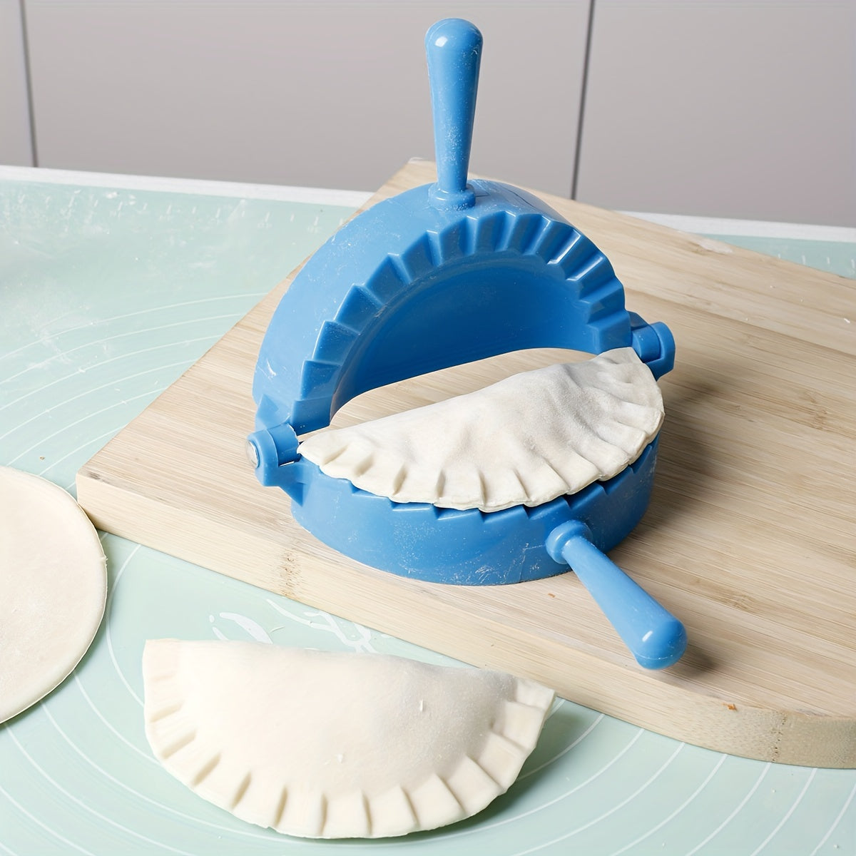 Plastic Dumpling Mold Set 1 or 4 Pieces, Reusable Dumpling and Empanada Makers