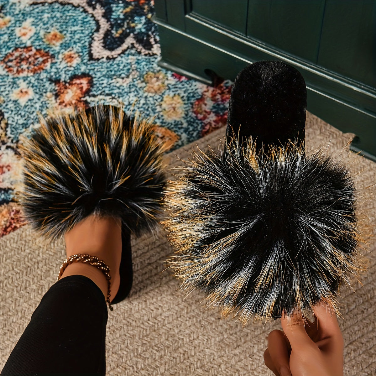 Ayollar uchun mo'ljallangan mo'rt faux junli slaydlar ichki choyshablar, sirpanmaydigan TPR, yozgi