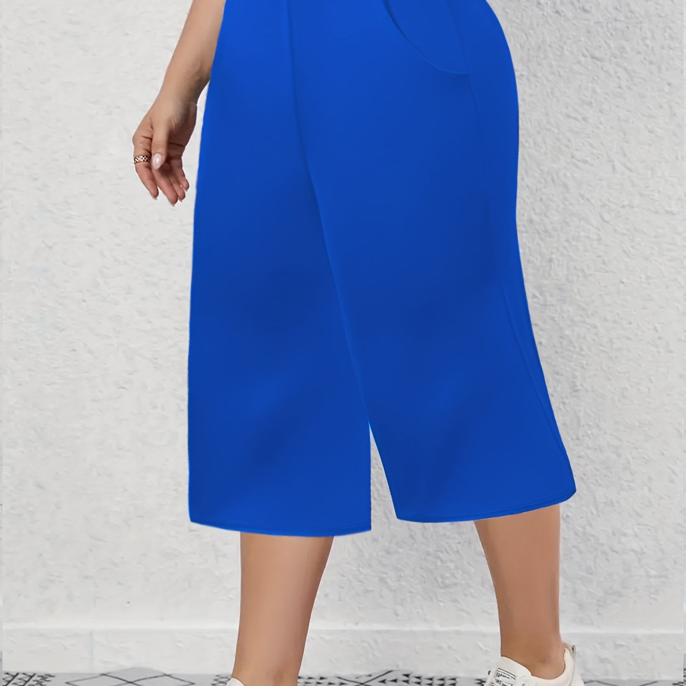 Капри для женщин больших размеров с эластичной тканью, однотонные, повседневные, средней посадкой, с карманами