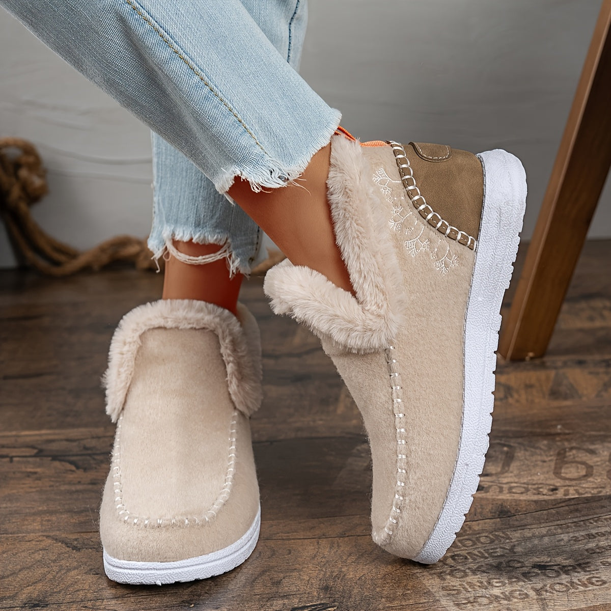 Women's Slip-On Winter Boots Cold Weather Plush-Lined Black Durable Traction