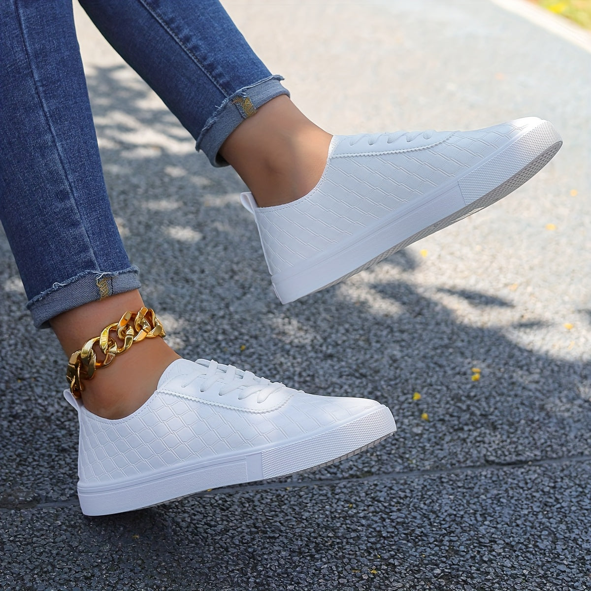 Women’s Casual Sneakers Lightweight Quilted White Low-Top Lace-Up Shoes