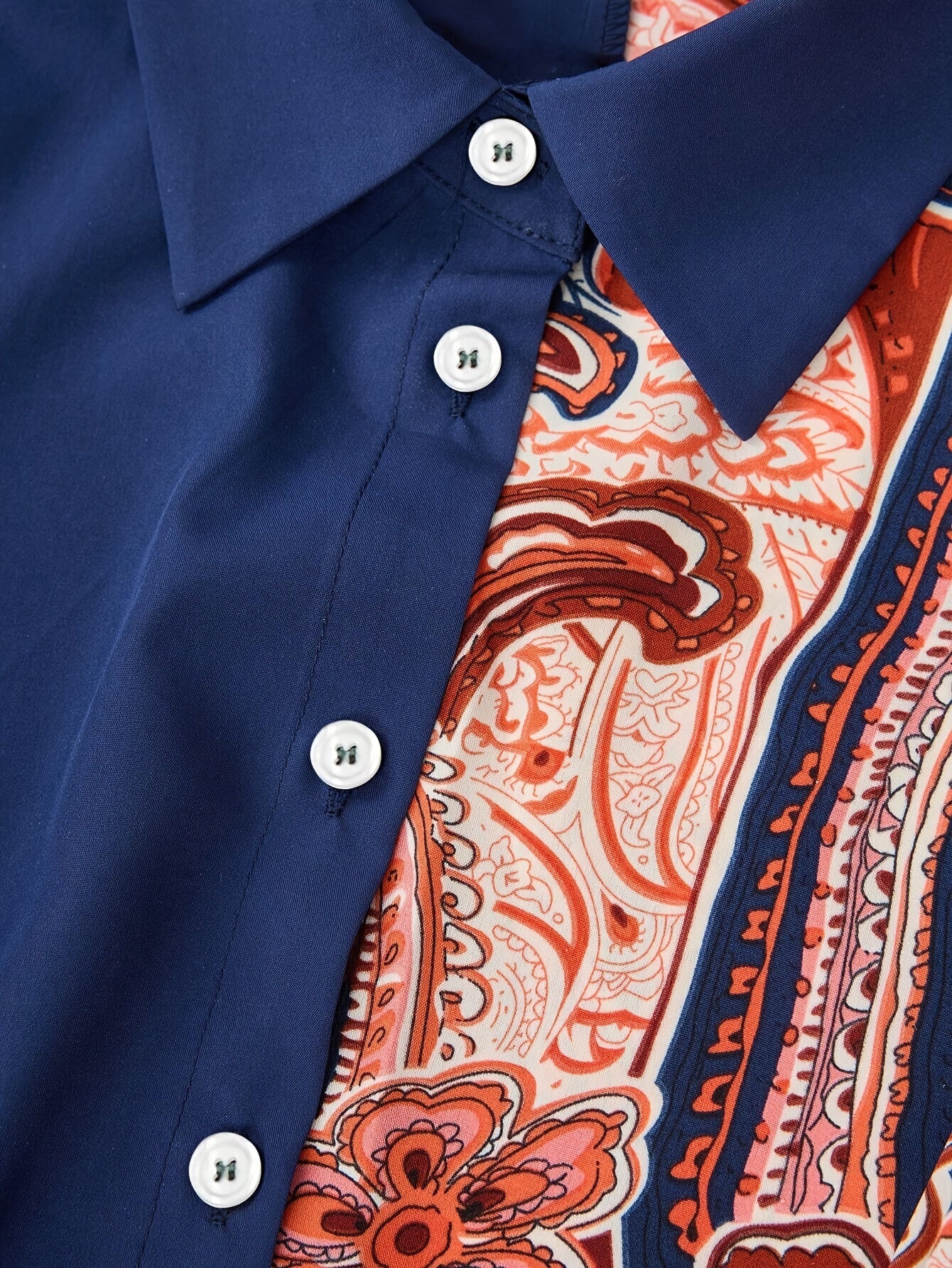 Ayollar uchun zamonaviy katta o'lchamdagi paisley naqshli bluzka - uzun qo'lqon, tugmachali, cho'zilmaydigan polyester, mashinada yuvish mumkin