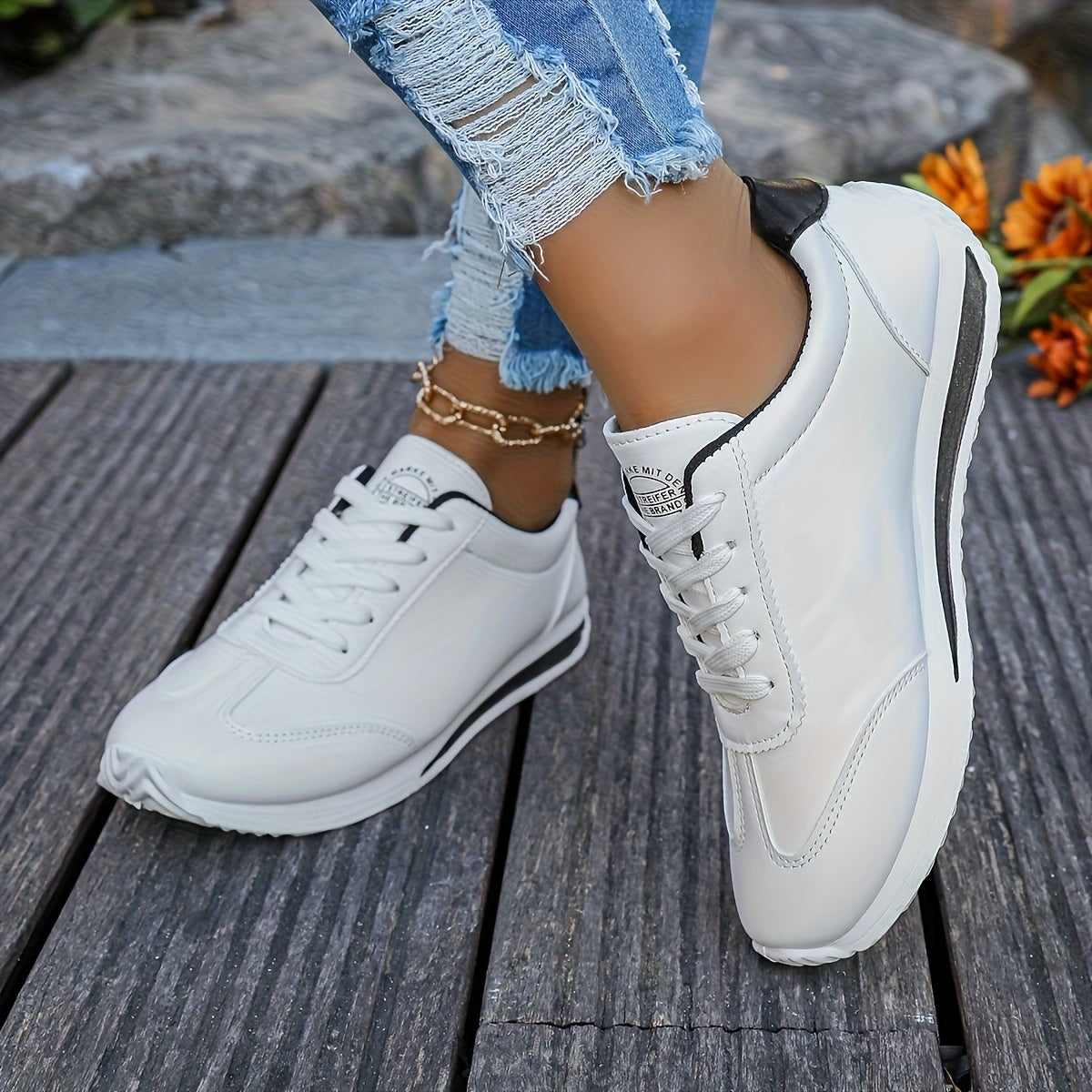 Women's White Low-Top Sneakers Lightweight Breathable Casual Shoes