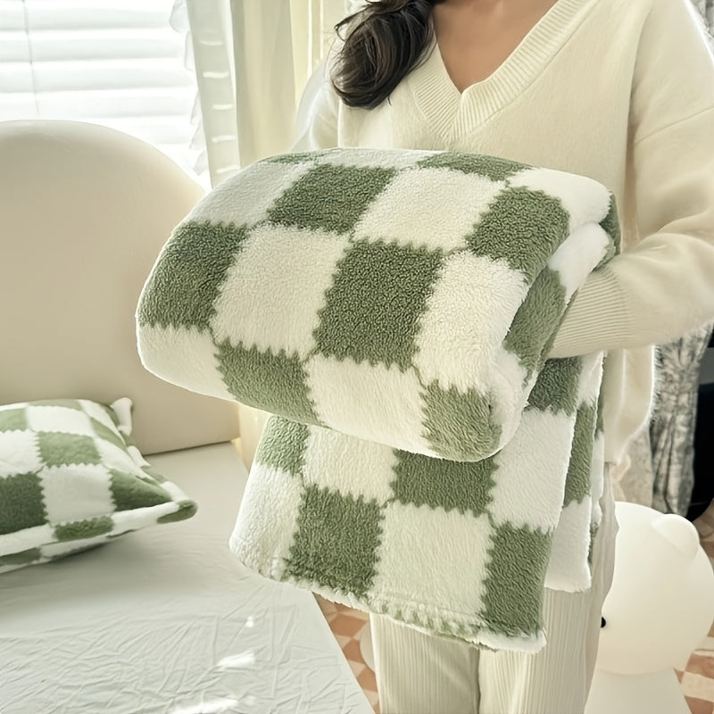 All-Season Checkered Fleece Throw Blanket for Sofa Nap Time and Gifting
