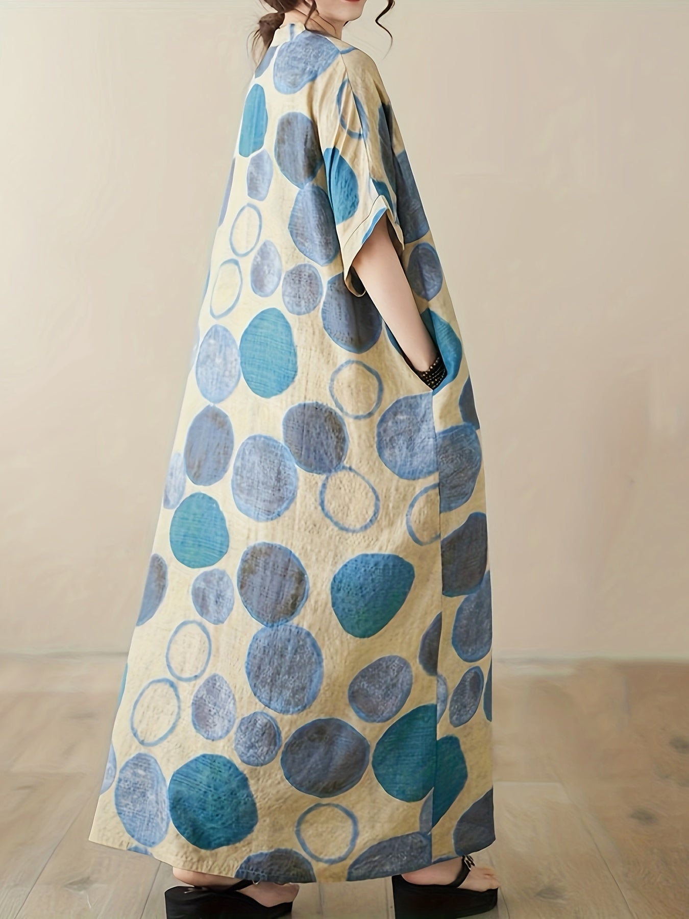Vestido grande de escote en V con estampado de círculos, mangas cortas, bolsillos y estilo bohemio para la playa
