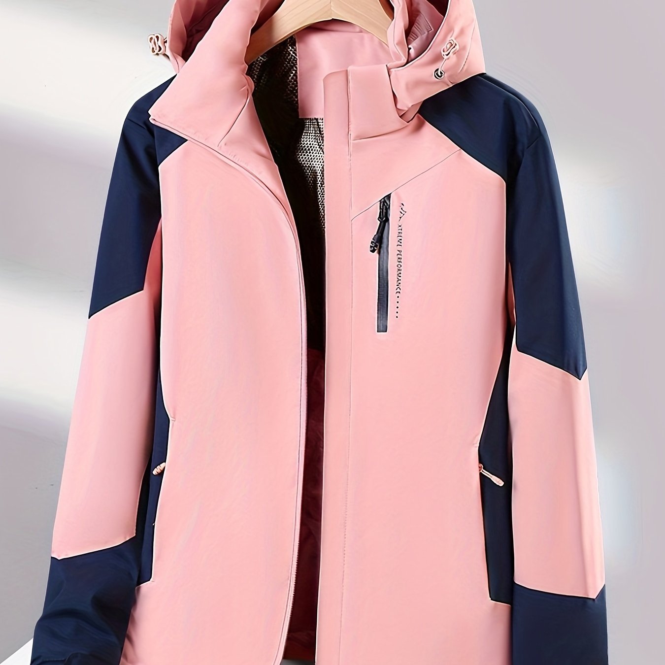 Women's Color Block Waterproof Winter Sports Jacket with Hood and Long Sleeves
