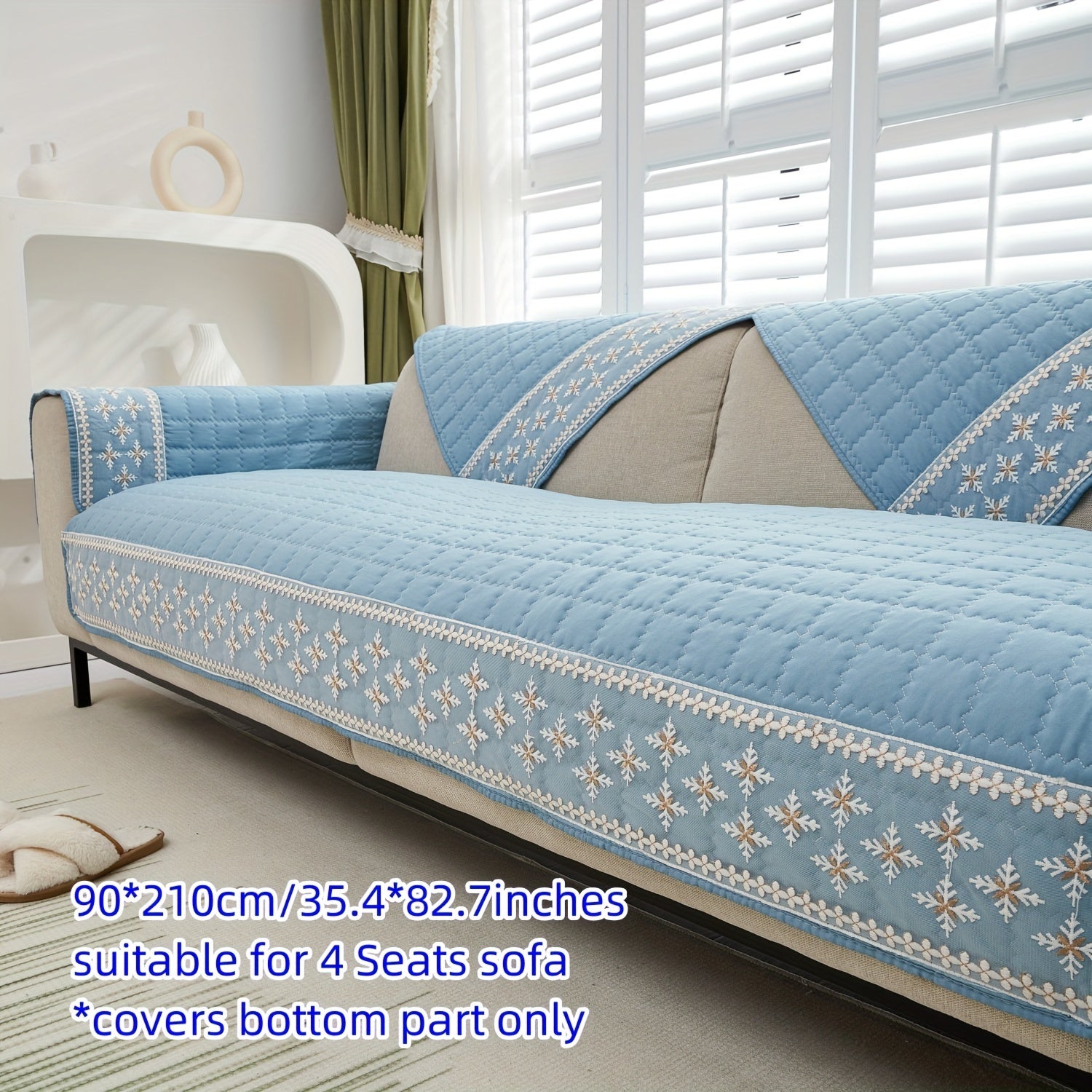 Серый бархатный чехол для дивана с вафельной текстурой и кружевными деталями, нескользящий и дружелюбный к домашним животным. Подходит для диванов на 1-4 места, можно стирать в машине.