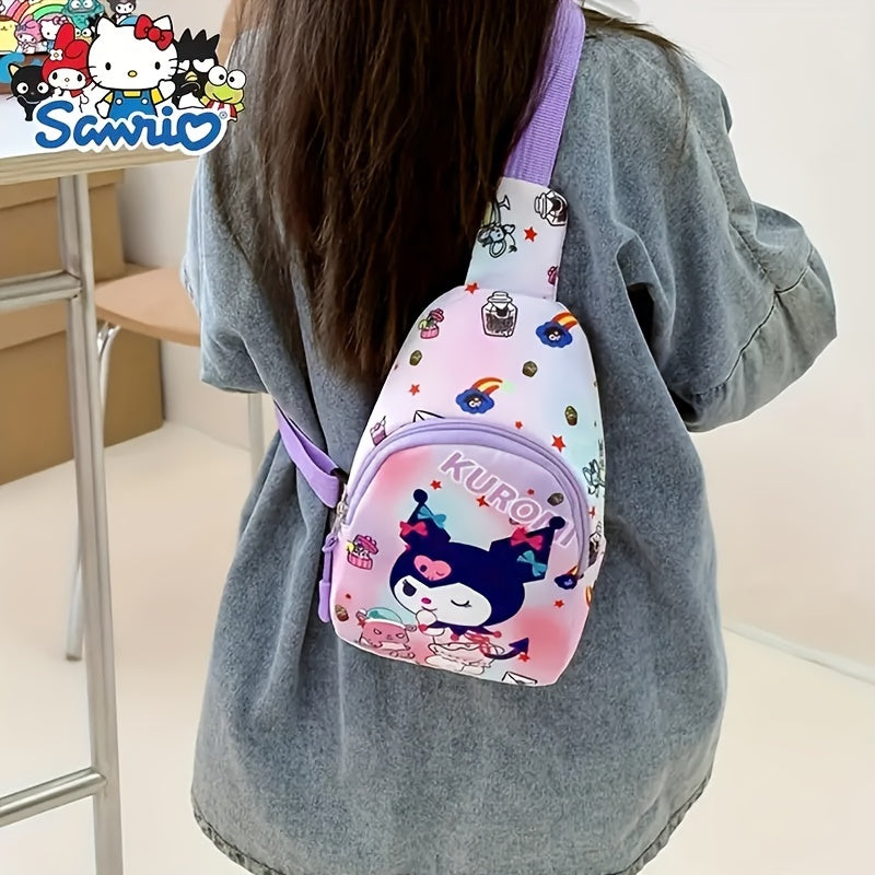 Sanrio Hello Kitty & Friends ko'krak sumkasi - sayohat uchun zarur narsalar va har kuni kiyinish uchun mukammal bo'lgan, zipper dizayniga ega kichik rucksack. Buni bitta yelka orqali kesib o'tadigan sumka sifatida olib yurish mumkin.