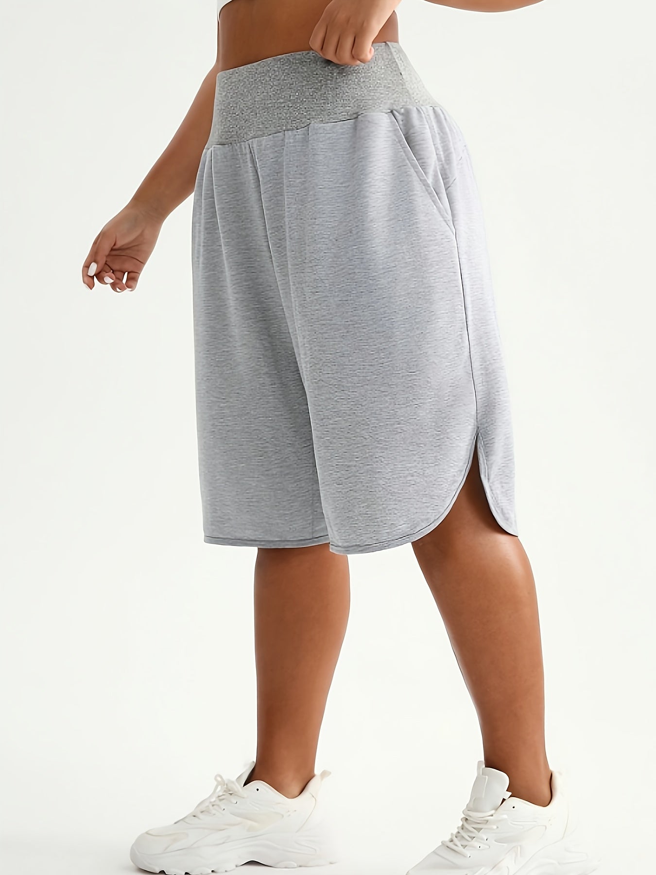 Women's Athletic Cropped Shorts Breathable Stretchy Pockets Gray