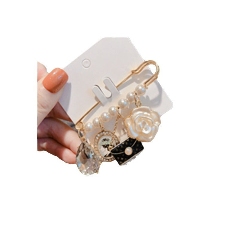 Crystal Flower Brooch Pin with Rhinestone Pendant for Women Weddings Parties