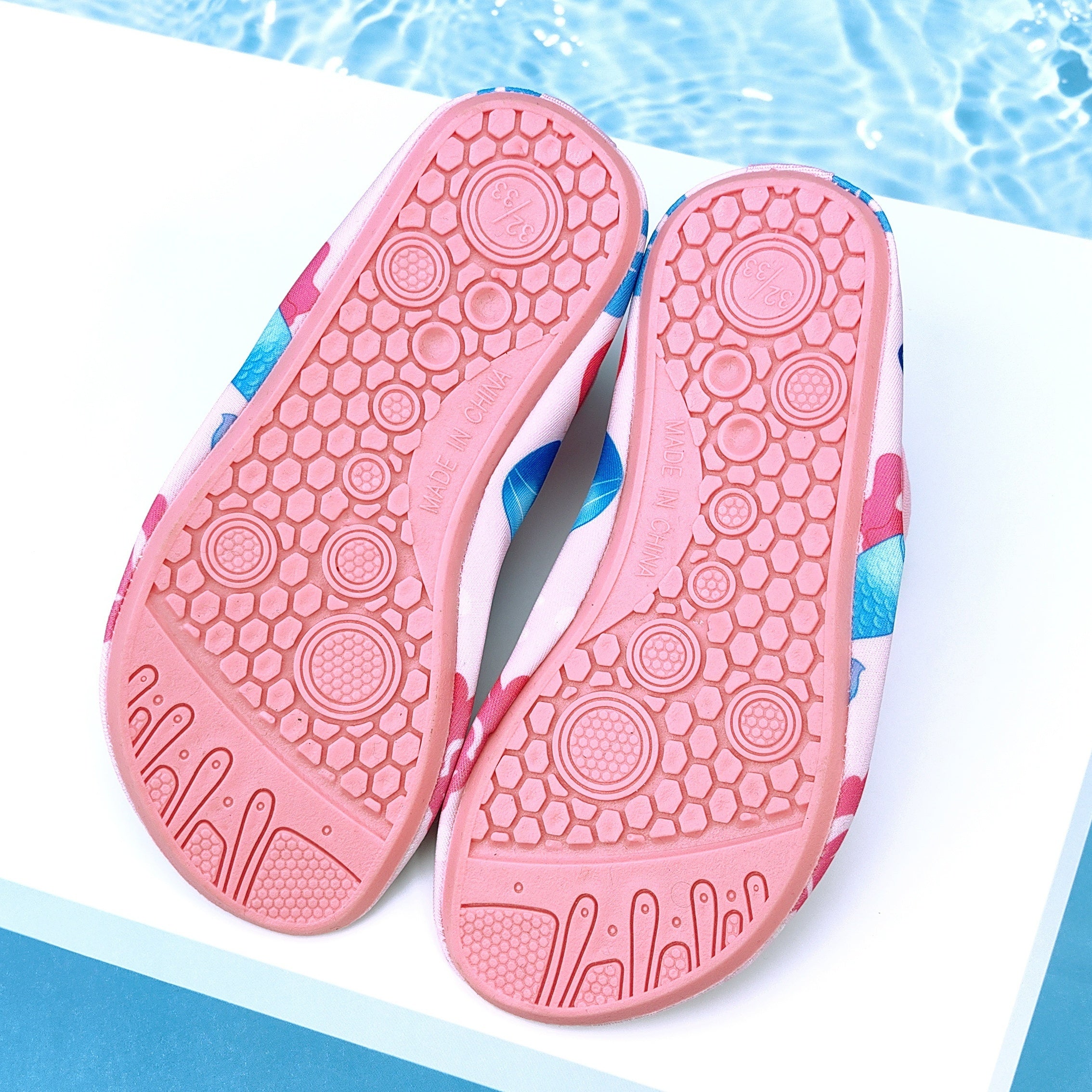 Детские водные тапочки легкие с мультяшным дизайном, легко надеваются для пляжа и водных развлечений