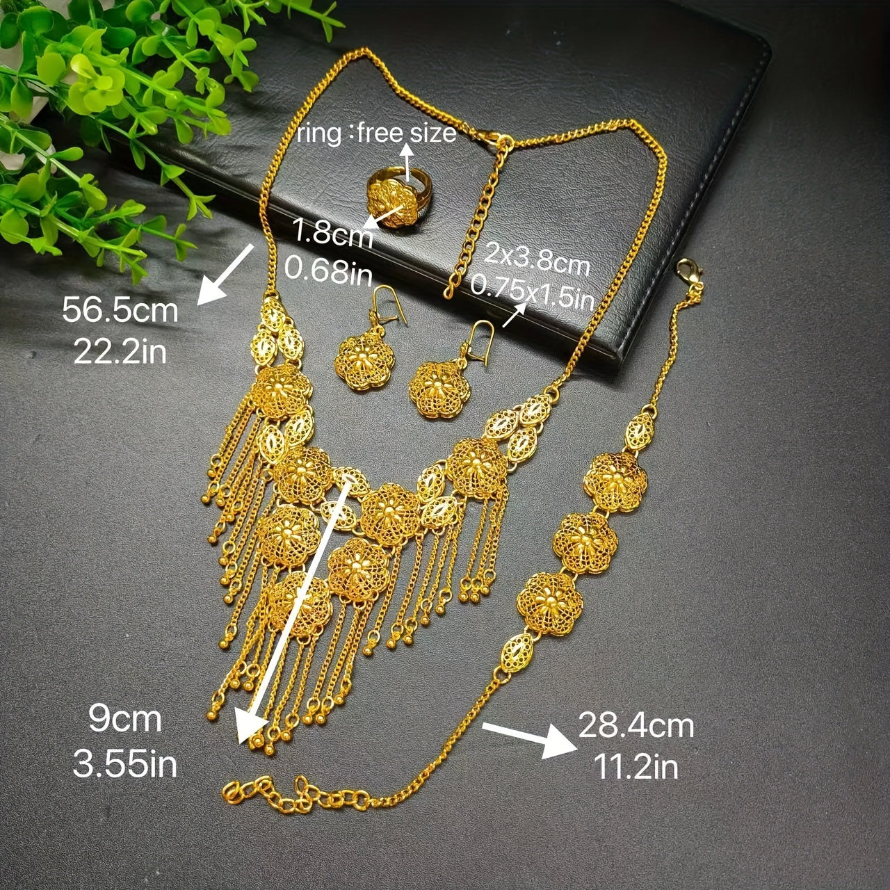 Conjunto de joyería con flor de borla chapada en oro de 24k: collar, pendientes, pulsera y anillo para mujer