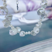 Zamonaviy Shirin Suv Marvarid Bilaguzuk - 13g Barokko Uslubida, Ko'k Petal Aktsentlari bilan, Oson Chic Dizayni, Har kuni kiyish yoki Maxsus Tadbirlar uchun Ideal, Chiroyli Sovg'a Qutisida Keltiriladi