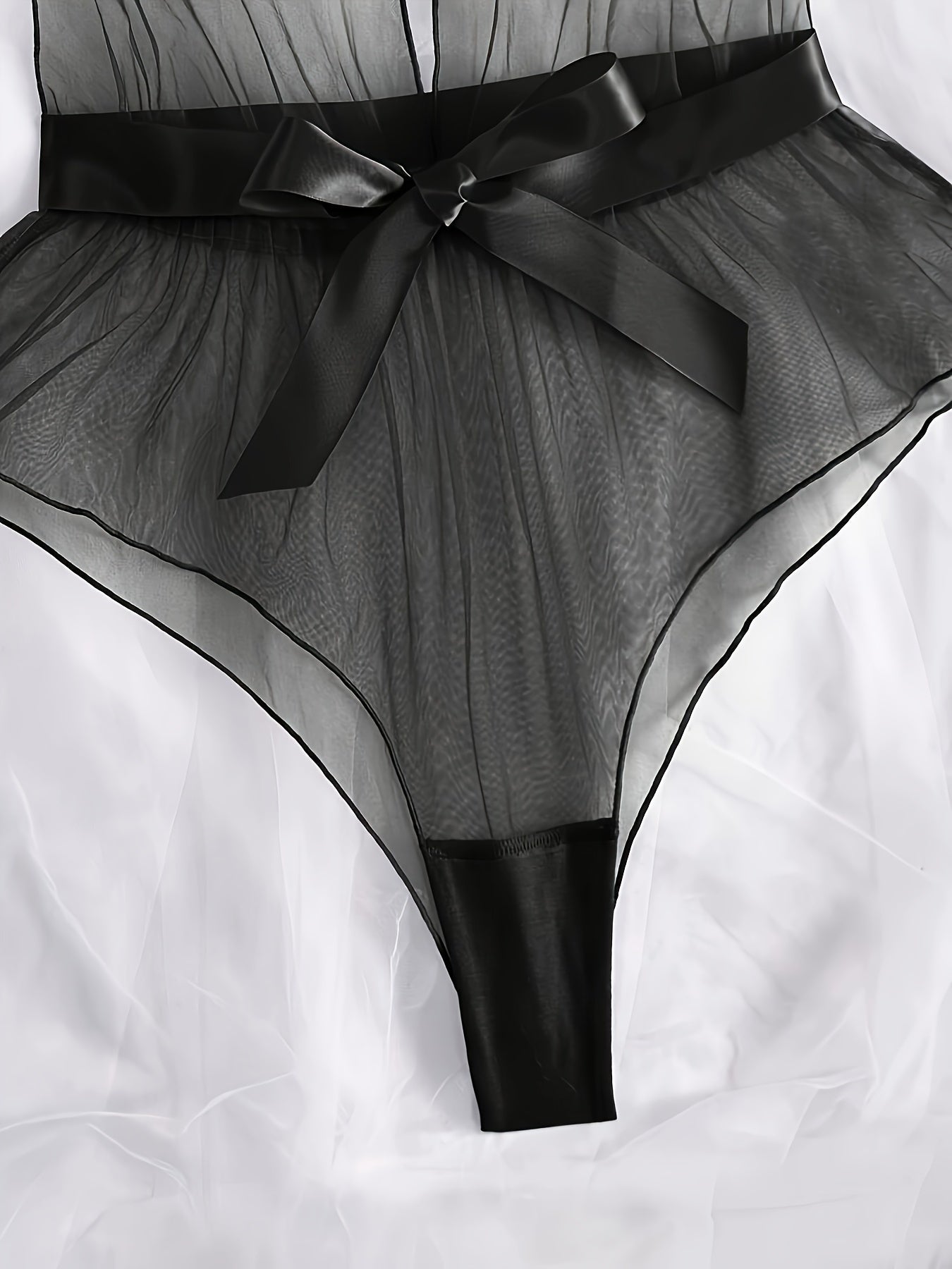 Shaffof halter bo'yin bodysuit - ichki kiyimlar kiritilmagan.