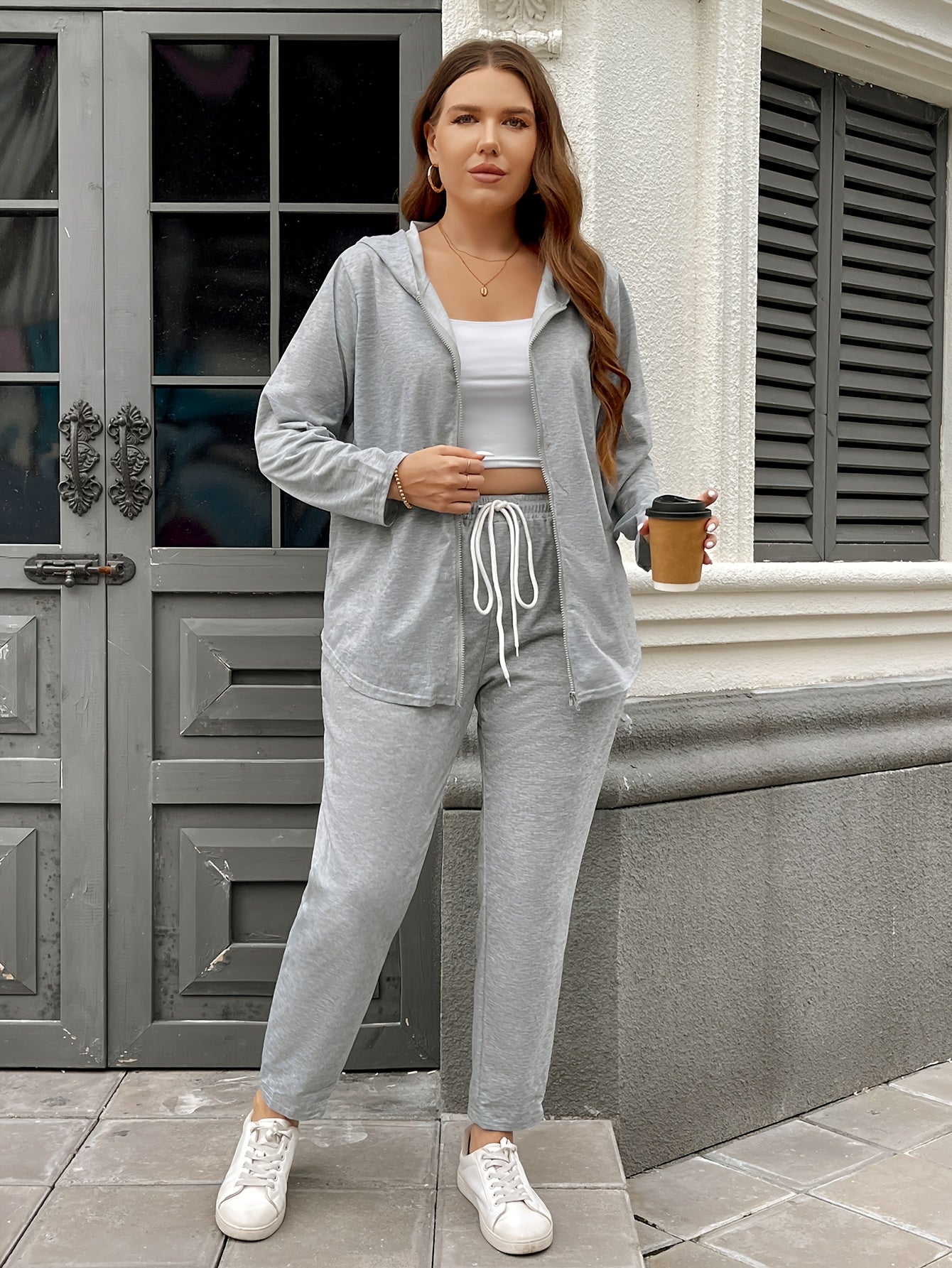 Olive yashil fermuarlı kapüşonli kofta va sport shimlari to'plami katta o'lchamdagi ayollar uchun - Norasmiy, cho'ziluvchan polyester aralashmasi, mashinada yuvish mumkin, cho'ntaklar, tortish ipi tafsiloti