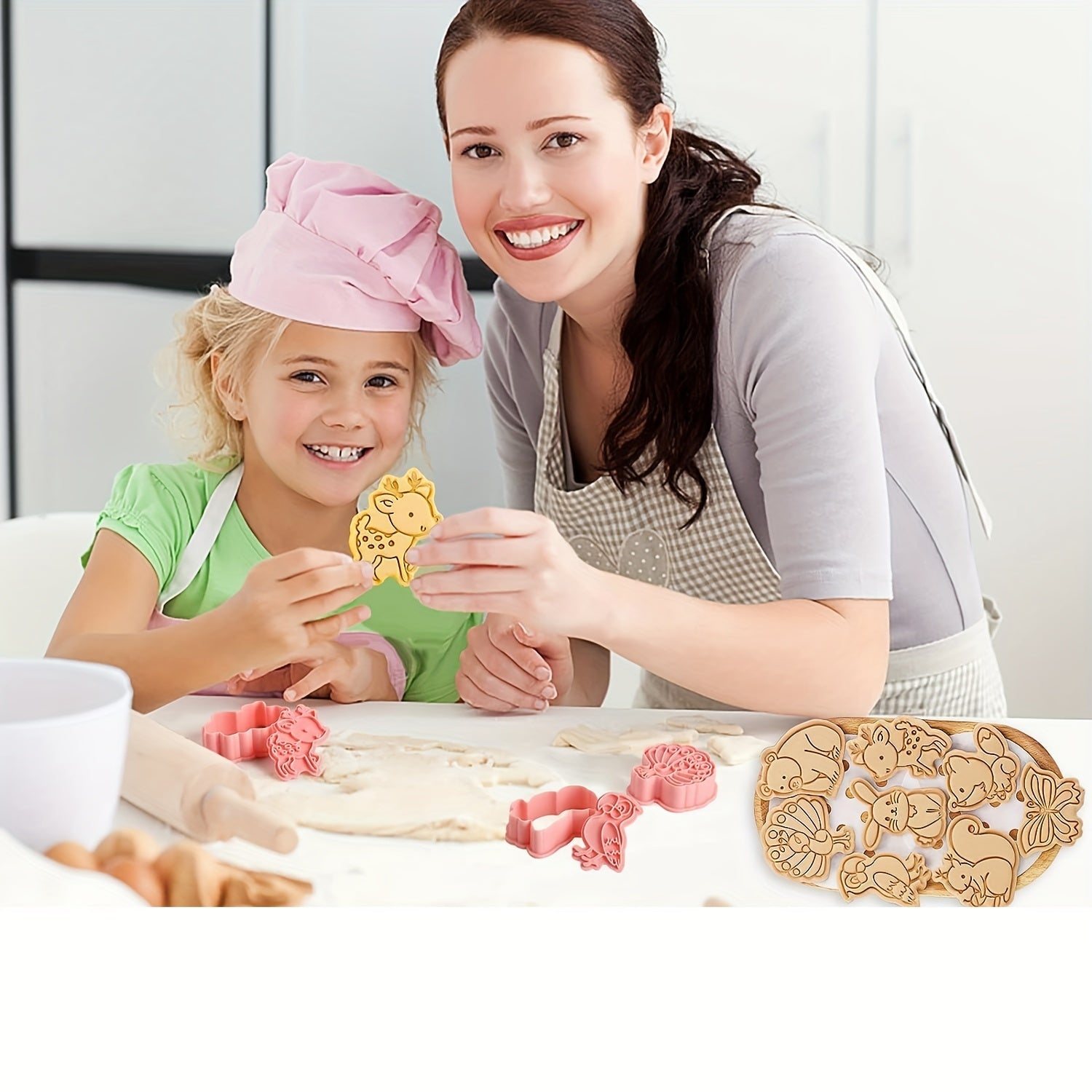 Set of 8 Cartoon Animal Cookie Cutters for Baking and Pastry Decoration