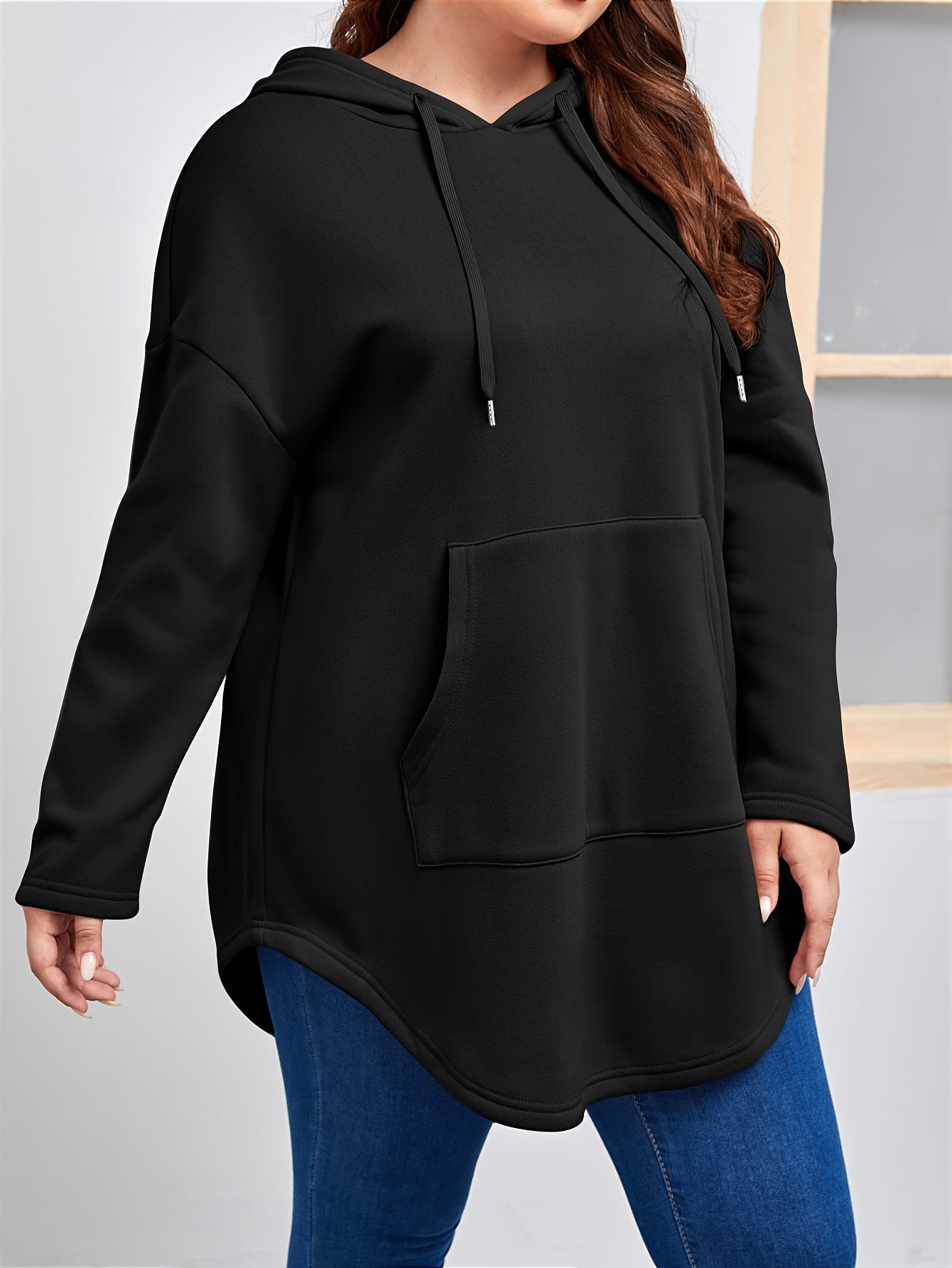 Plus Size Women's Black Hoodie with Kangaroo Pocket Pullover Casual Fall Winter