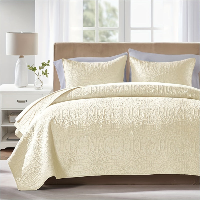 3-Piece Ultrasonic Embossed Polyester Bedspread Set with Quilt and Pillowcases for Modern Bedroom Decor