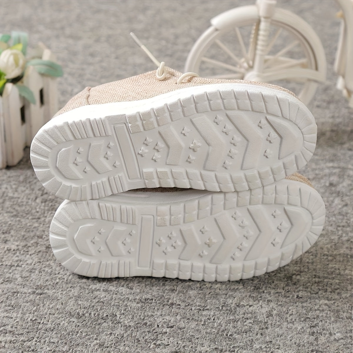 Boys Casual Low Top Canvas Shoes Breathable Lightweight All-Season Sneakers