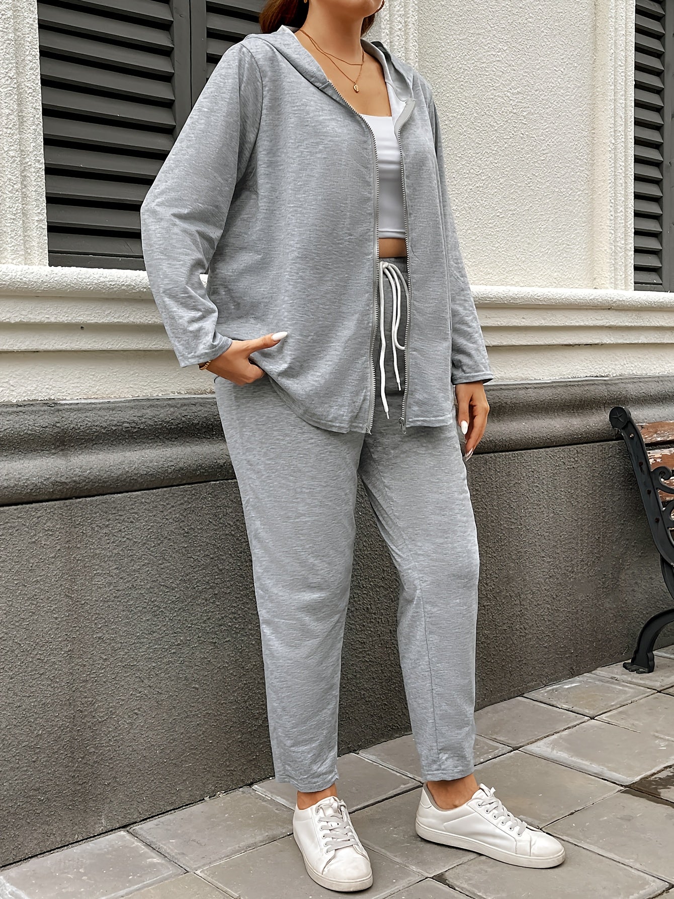 Olive yashil fermuarlı kapüşonli kofta va sport shimlari to'plami katta o'lchamdagi ayollar uchun - Norasmiy, cho'ziluvchan polyester aralashmasi, mashinada yuvish mumkin, cho'ntaklar, tortish ipi tafsiloti