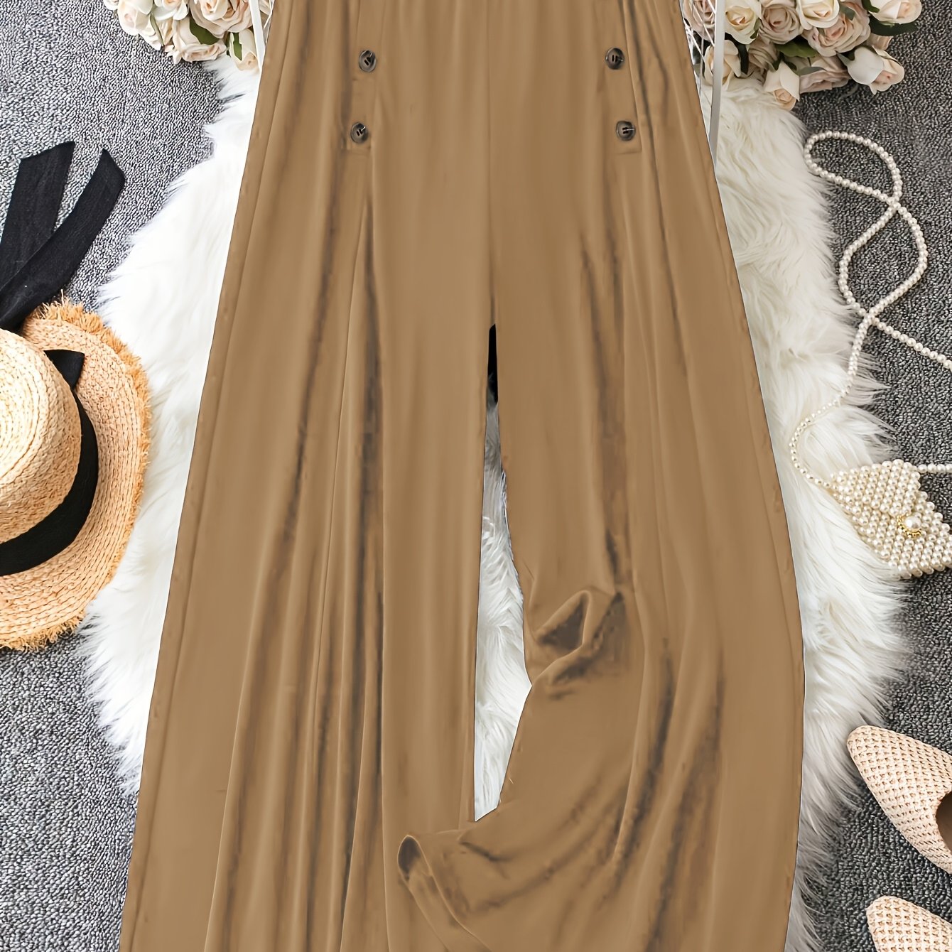 Plus-size ayollar uchun tugma tafsilotlari bilan bir xil rangli keng oyoq shimlar