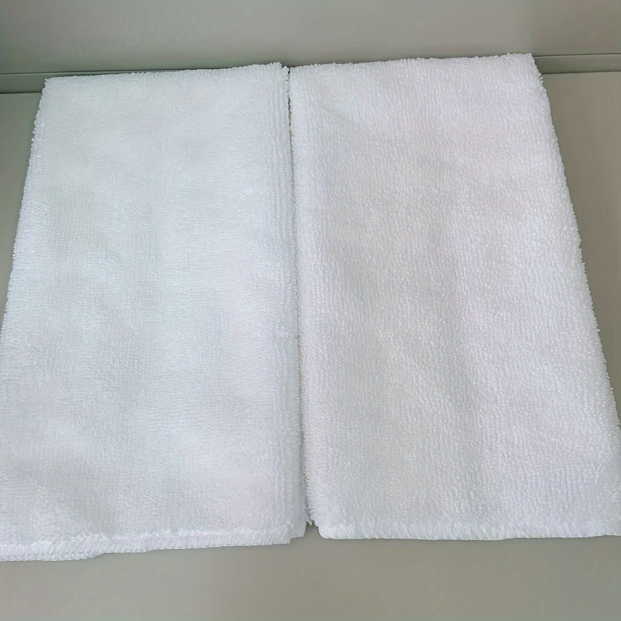 2 Ultra-Yumshoq Mikrofiber Qo'l Sochiqlari - Tez Quriydigan, Singdiruvchi va Yuz va Hammom uchun Juda Yumshoq