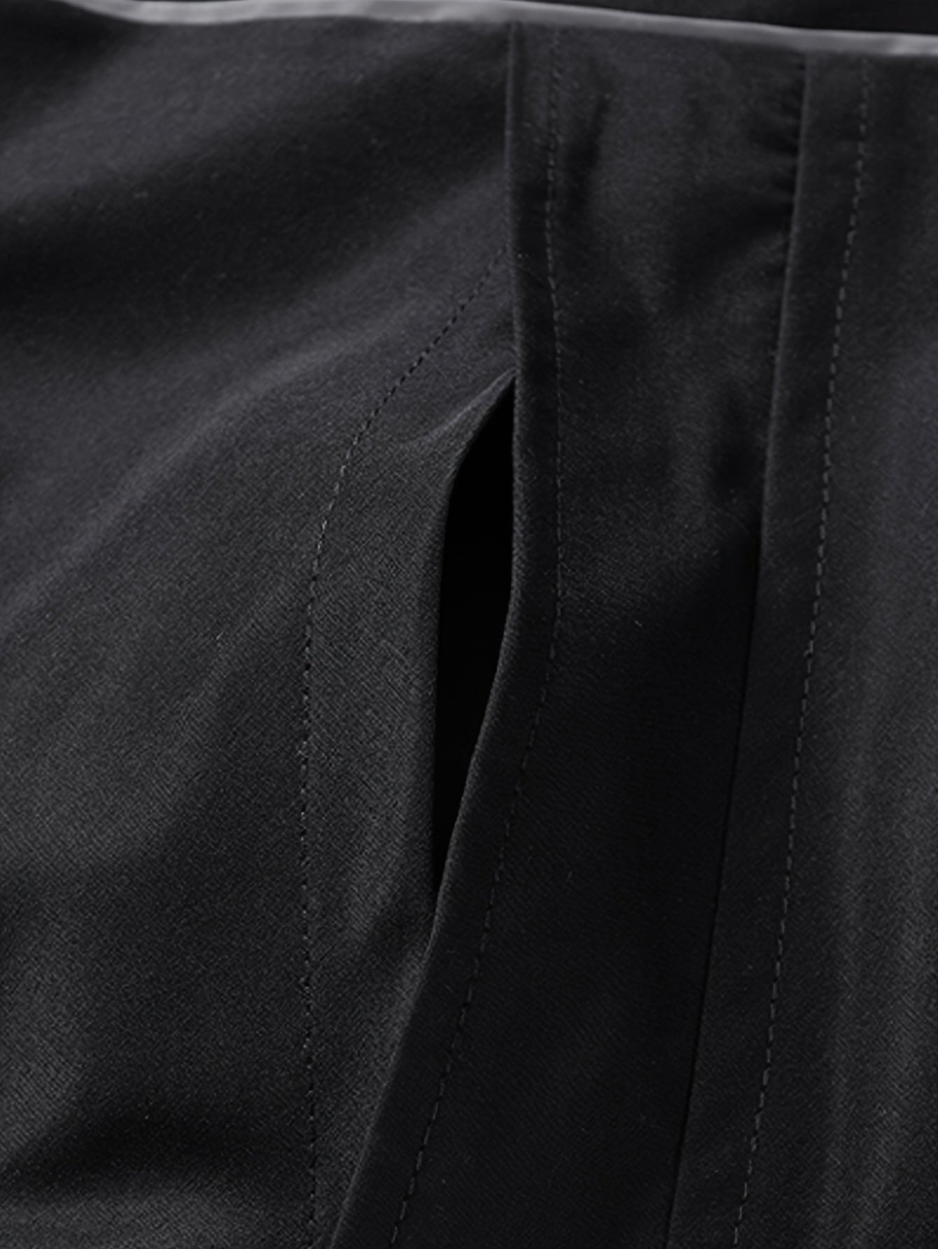 Erkaklar uchun yengil shamol o'tkazmaydigan kurtka, turli geometrik naqshda - Polyester, mashinada yuvish mumkin - Bahor va kuzda ochiq havoda faoliyatlar uchun mukammal