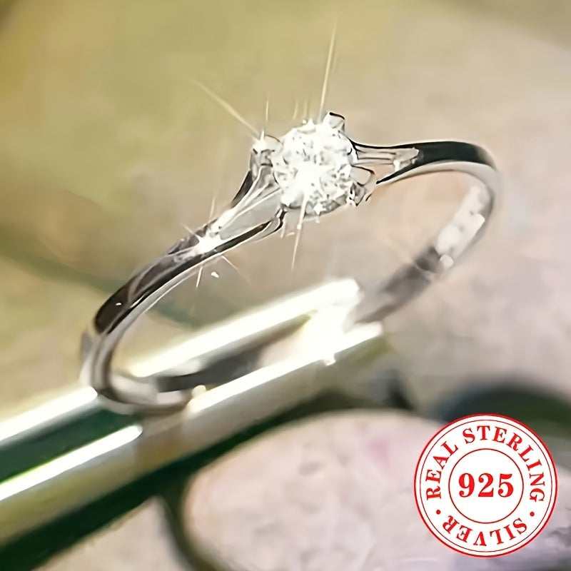 Женщина купила обручальное кольцо из серебра 925 пробы с одним камнем циркония, простой, но элегантный выбор для её предложения и свадебного дня, красивый подарок на День святого Валентина.