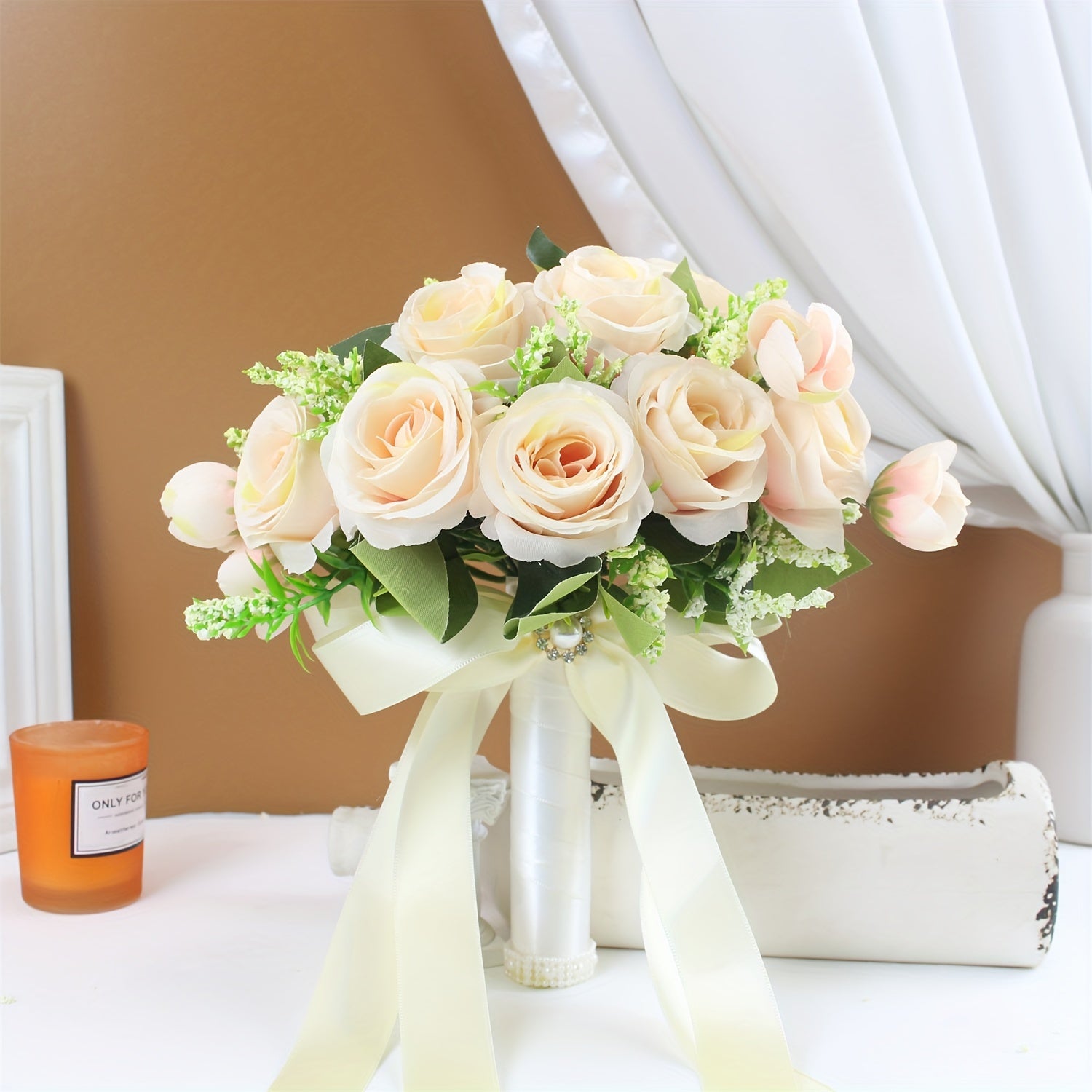 Qo'lda tayyorlangan gül buketi, sun'iy marjonlar va konopka ipi bilan, to'ylar va tadbirlar uchun