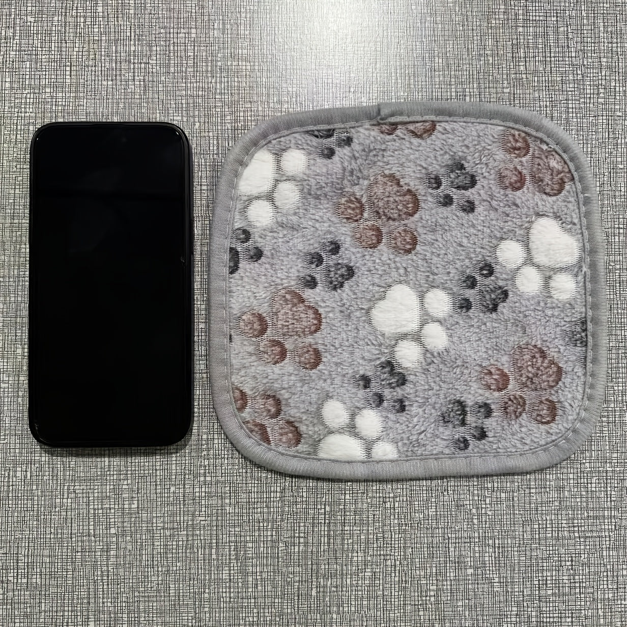 Pet Fleece Blanket Paw Print Pattern Machine Wash Stain Resistant for All Dog Sizes