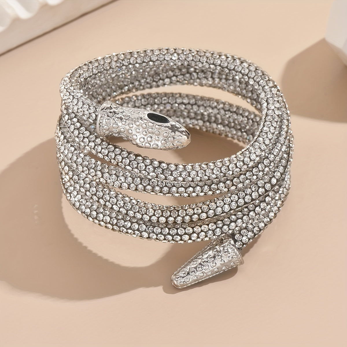 Yaltirab turgan Rhinestone Serpentine Choker Marjon - Plitalanmagan, Egiluvchan Plastik, Porlaydigan Rhinestone Dizayni, Har qanday tadbir uchun zamonaviy aksessuar