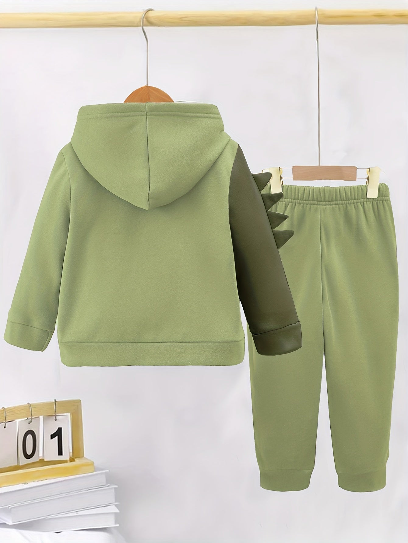 Boys' Dinosaur Print Hoodie and Jogger Set - Cozy Polyester Fall Winter Kids