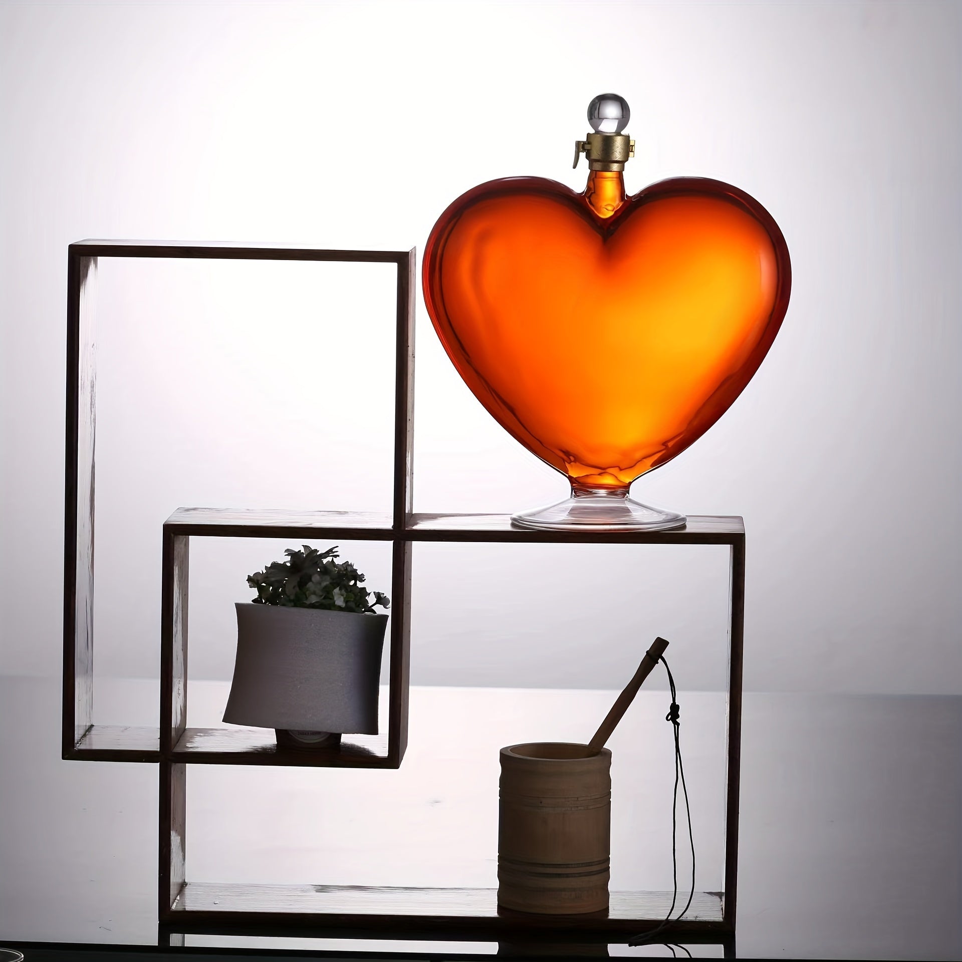 Heart-Shaped Glass Wine Decanter for Valentine's Day and Holiday Gifts