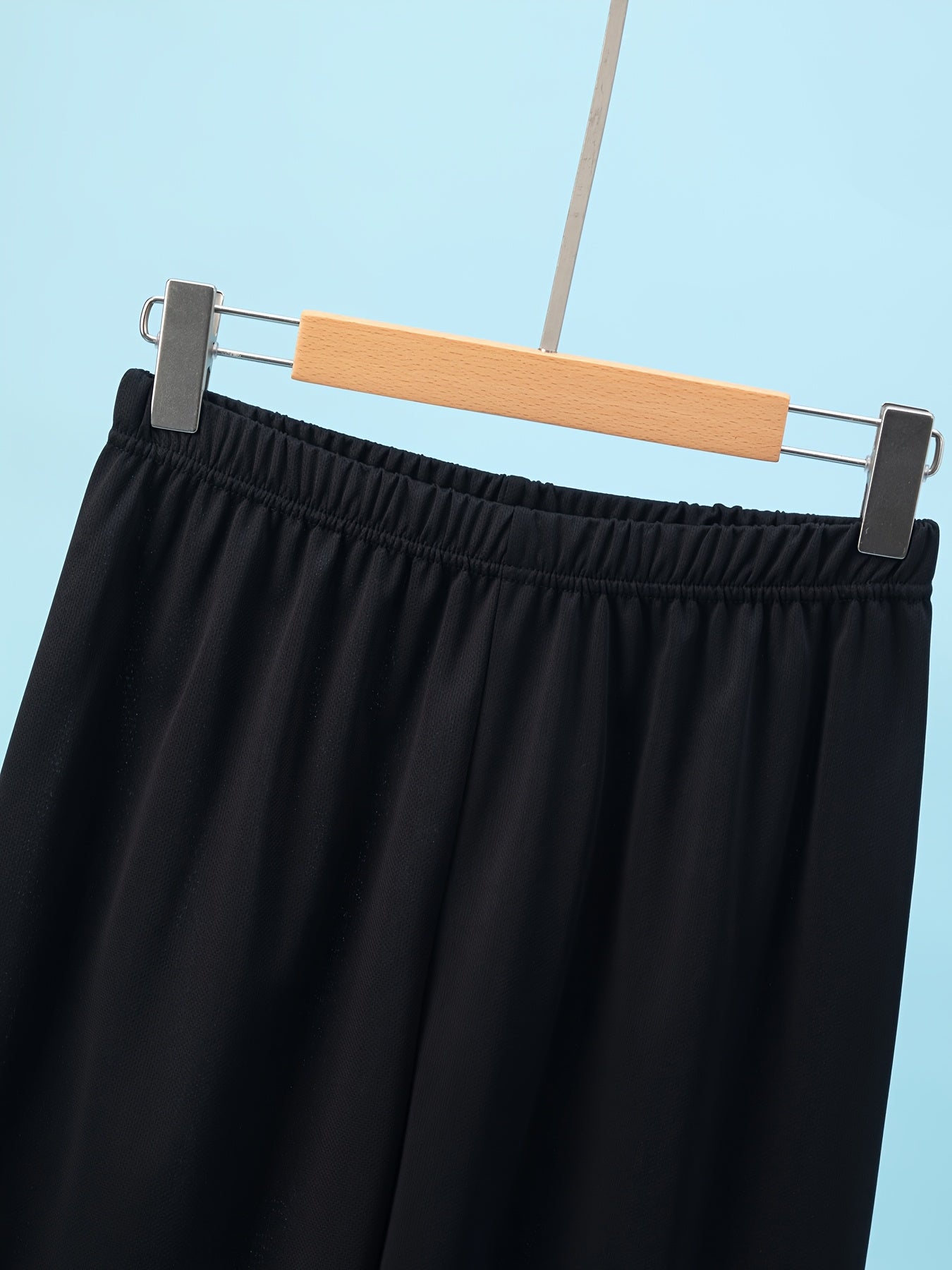 Youth Sports Outfit for Teens Short Sleeve Mesh Top and Camo Shorts for Running and Soccer