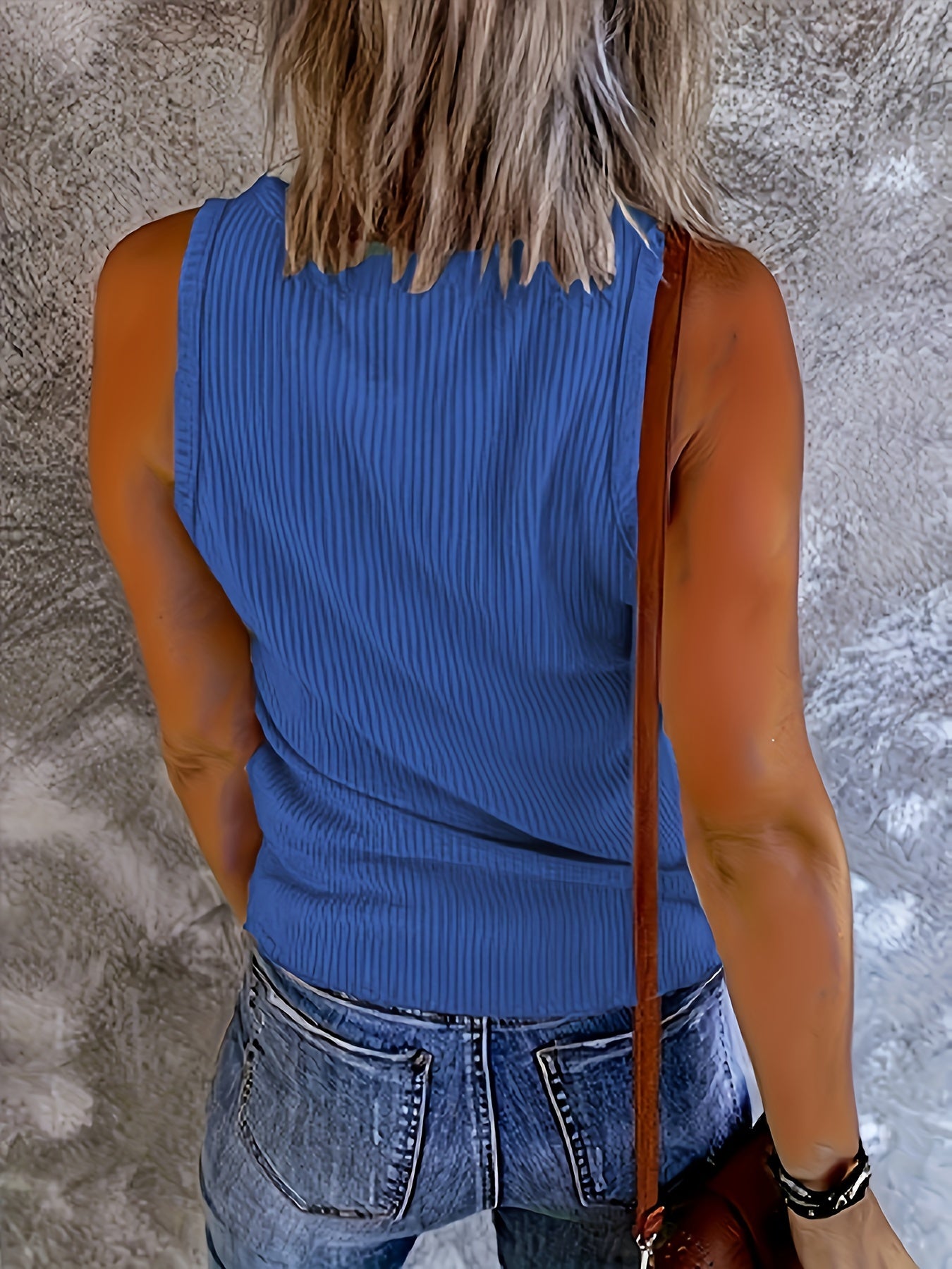 Plus Size V-Neck Sleeveless Top Solid Color Ruched Stretchy Fabric