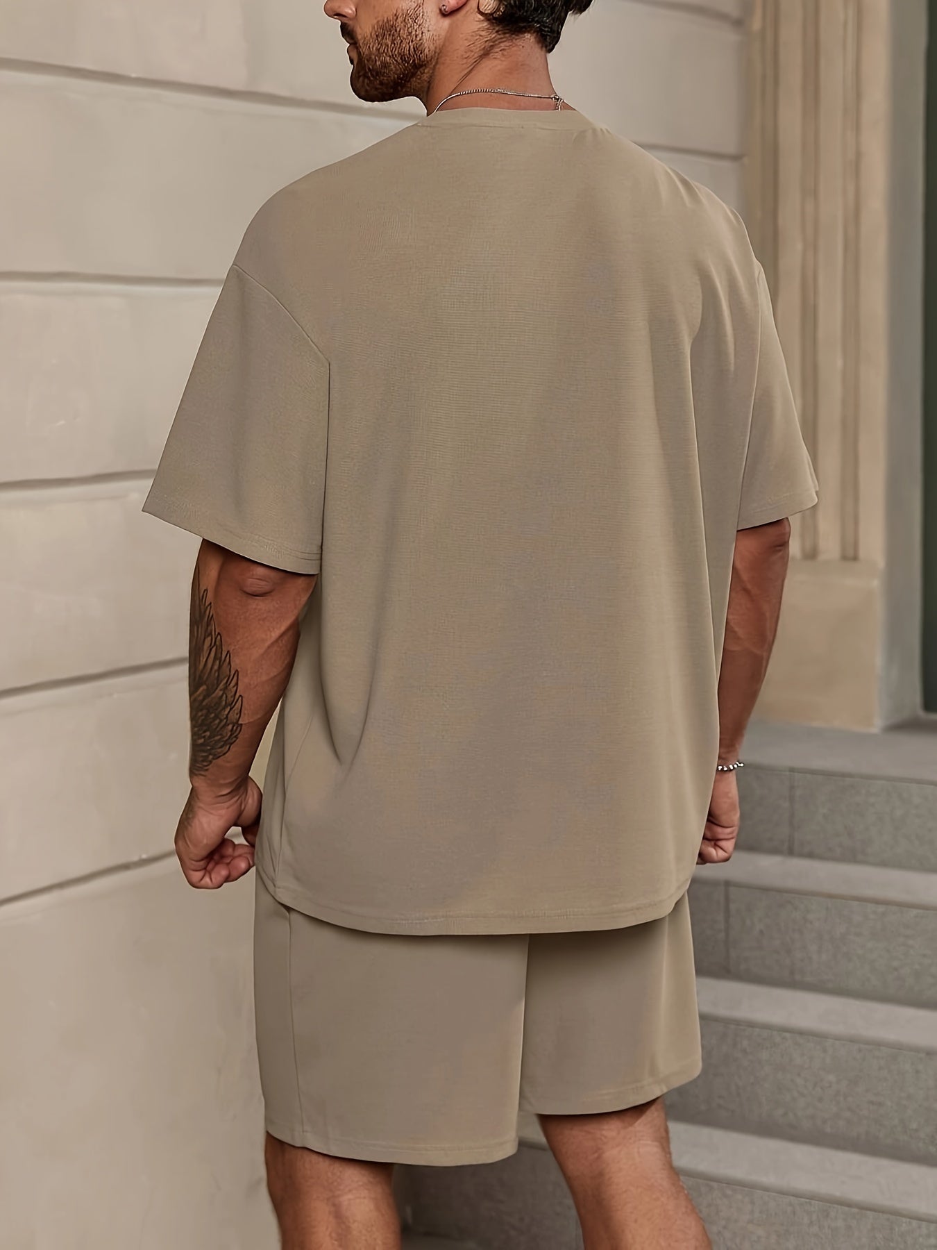 Men's Summer Outfit Set Solid Color Short Sleeve T-Shirt and Elastic Waist Shorts