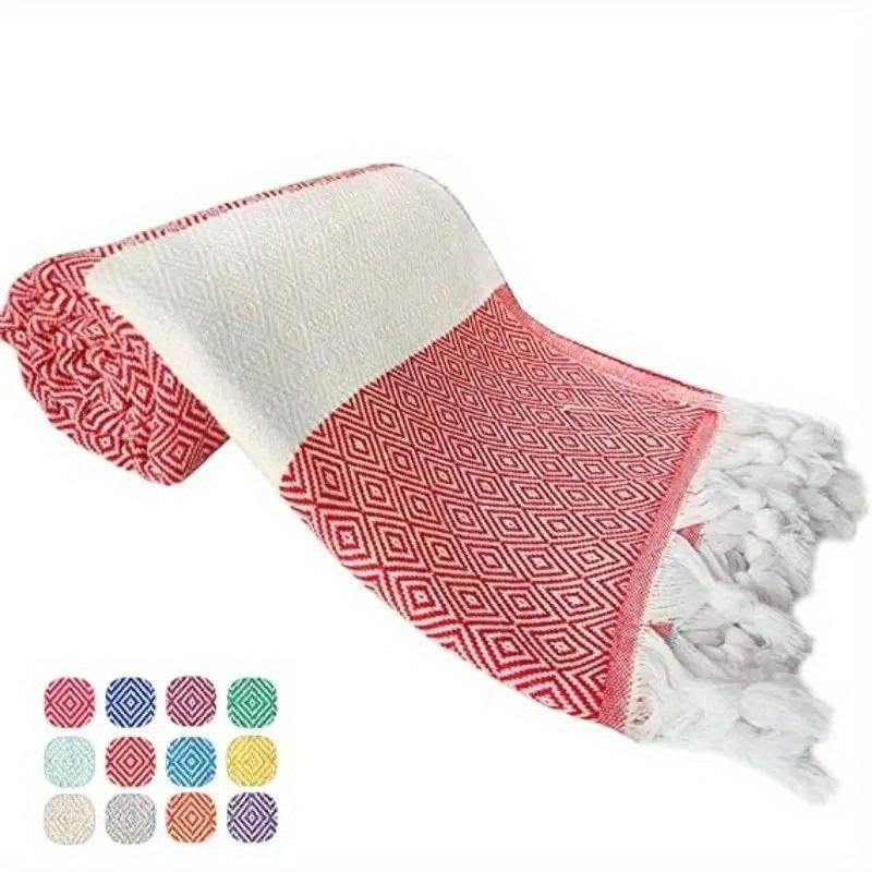 1 dona turk plyaj sochiq, jakardli romb dizayni bilan, tez quriydigan va qumga yopishmaydigan, o'lchami 71" x 39" (100 sm x 180 sm) plyaj va hammomda foydalanish uchun.