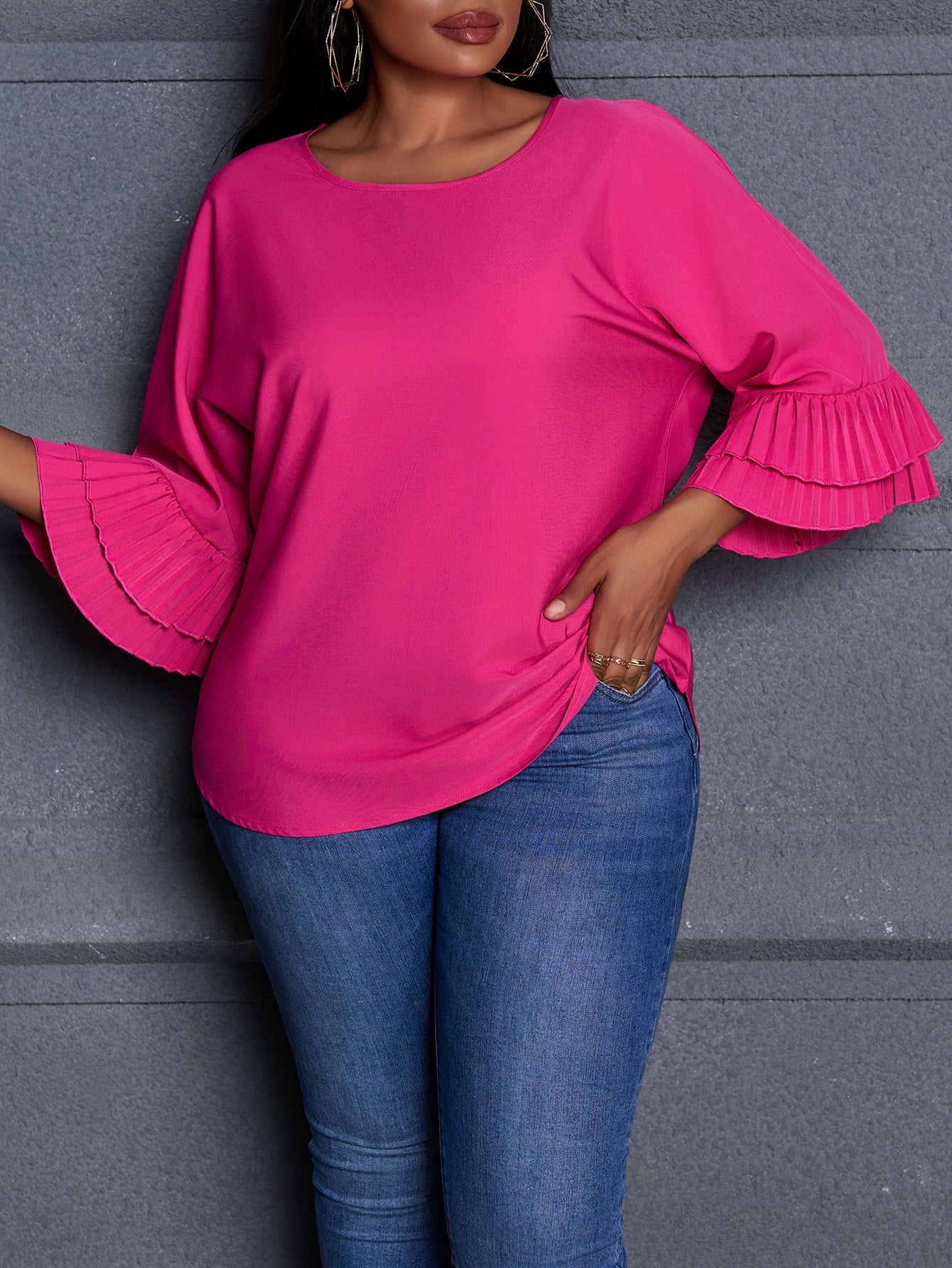 Plus o'lcham ayollar bluzasi, krujkali bo'yin, bir rangli, pleatsli ko'krakli ko'ylak