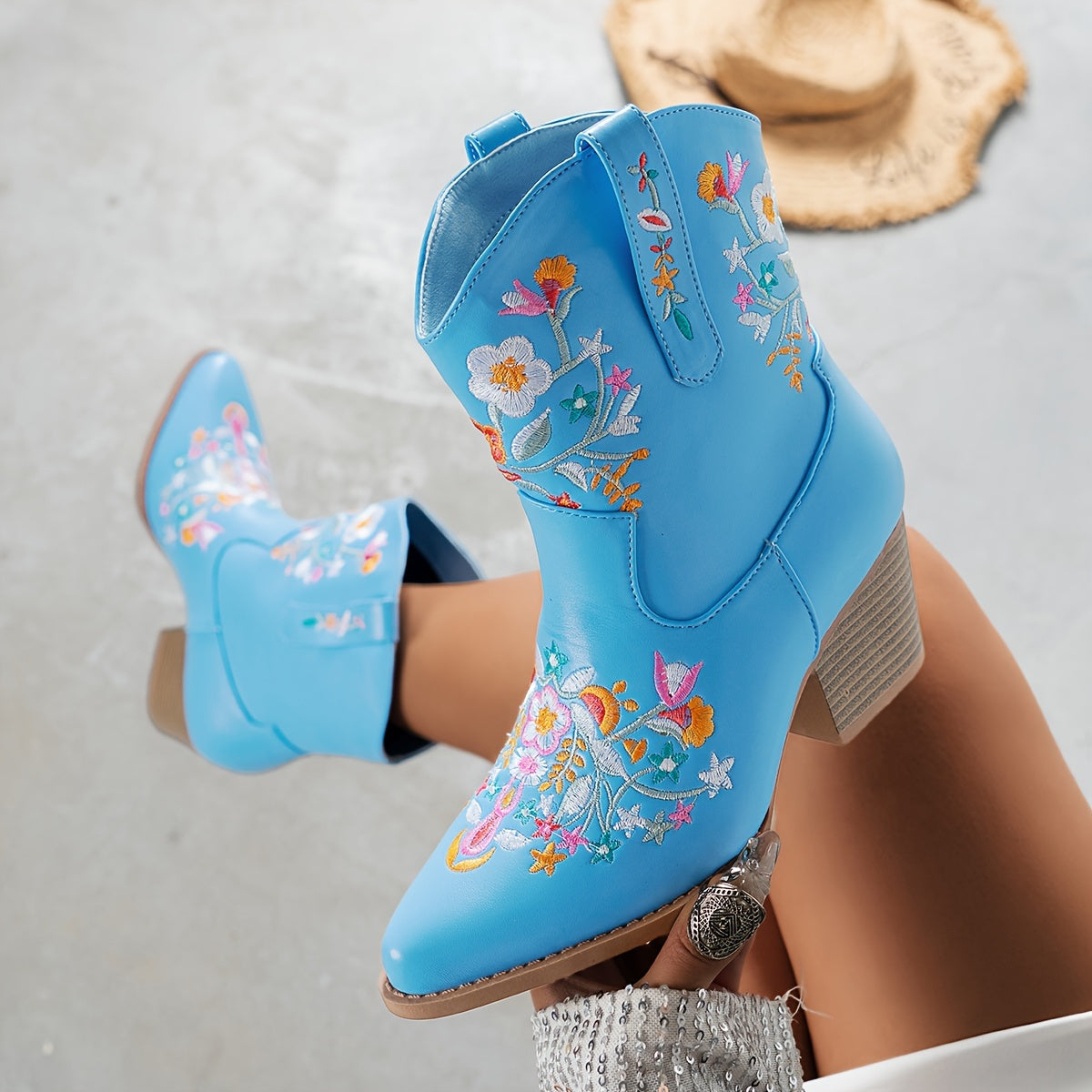 Женские цветочные вышитые искусственные сапоги до бедра с фиолетовым массивным каблуком