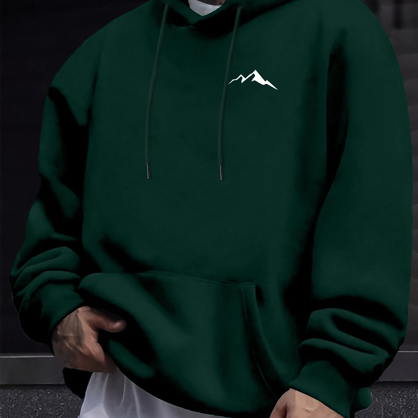 Erkaklar uchun oddiy tog' printli uzun qo'lqonli xuddi, cho'ntakli, kuz va qish uchun ideal.