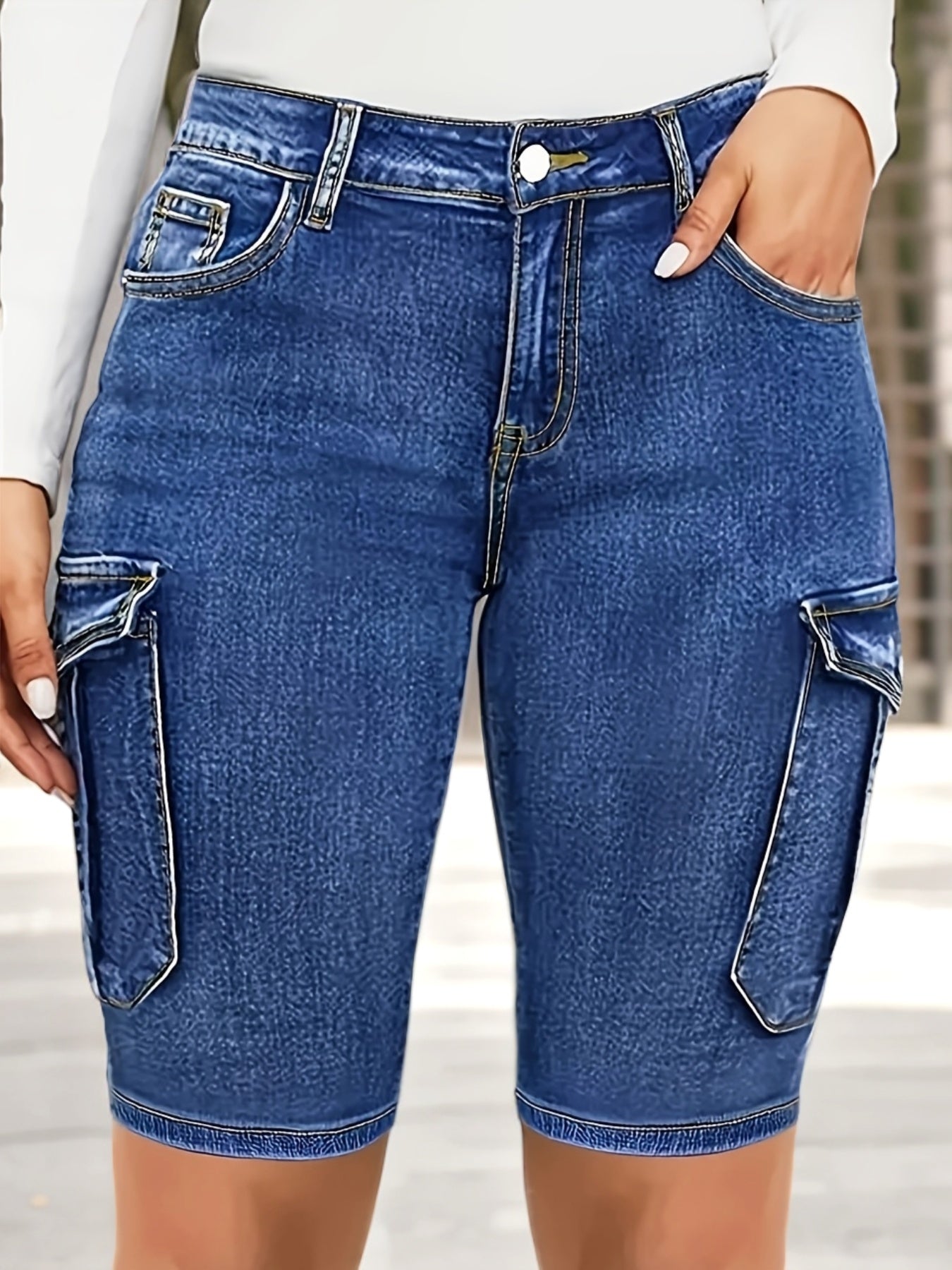 Plus Size Women's Stretch Denim Cargo Shorts Mid-Thigh Pockets