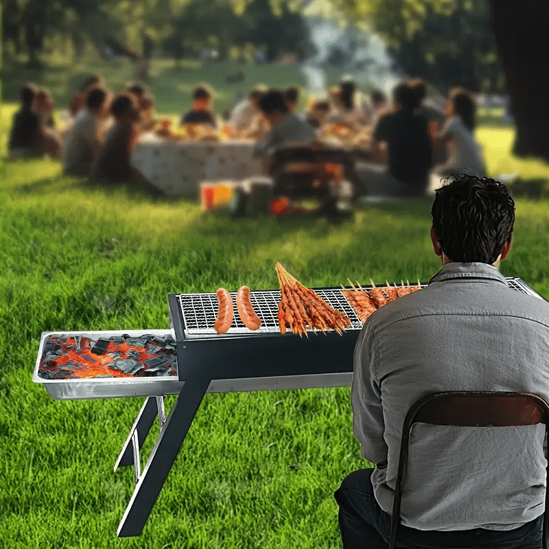 Elektrsiz tashqi foydalanish uchun portativ, yigʻiladigan temir BBQ grill, hovli, pikniklar, lager va partiyalar uchun mos. Shashliklar, kolbasa va boshqalarni grill qilish uchun ideal.